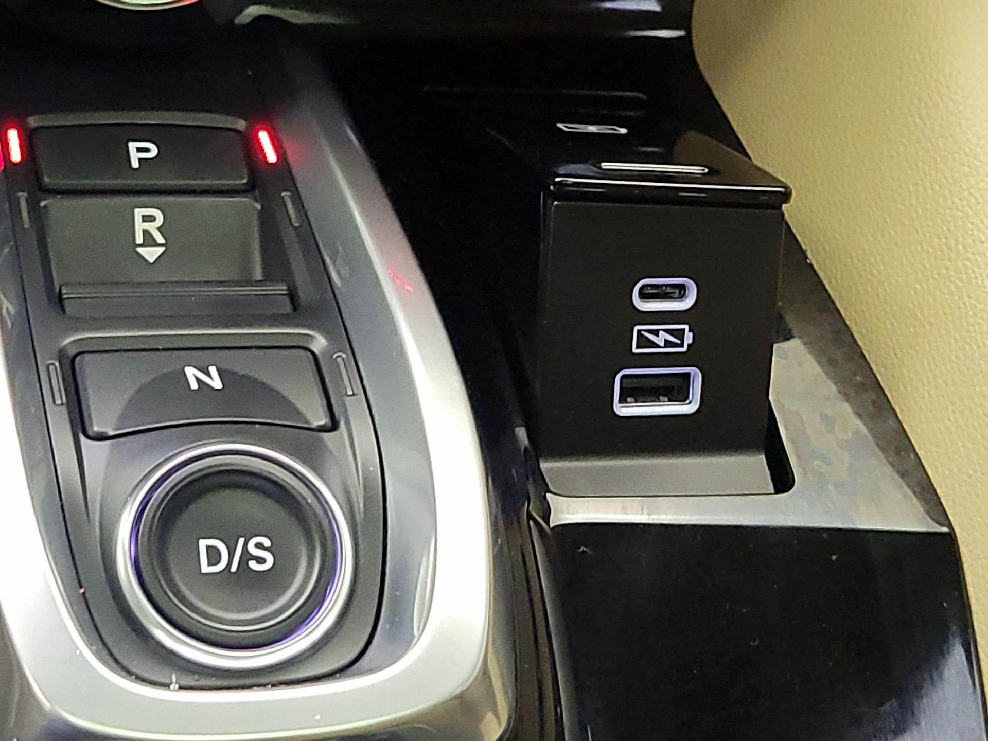 Thumbnail: 2023 Acura MDX - 16