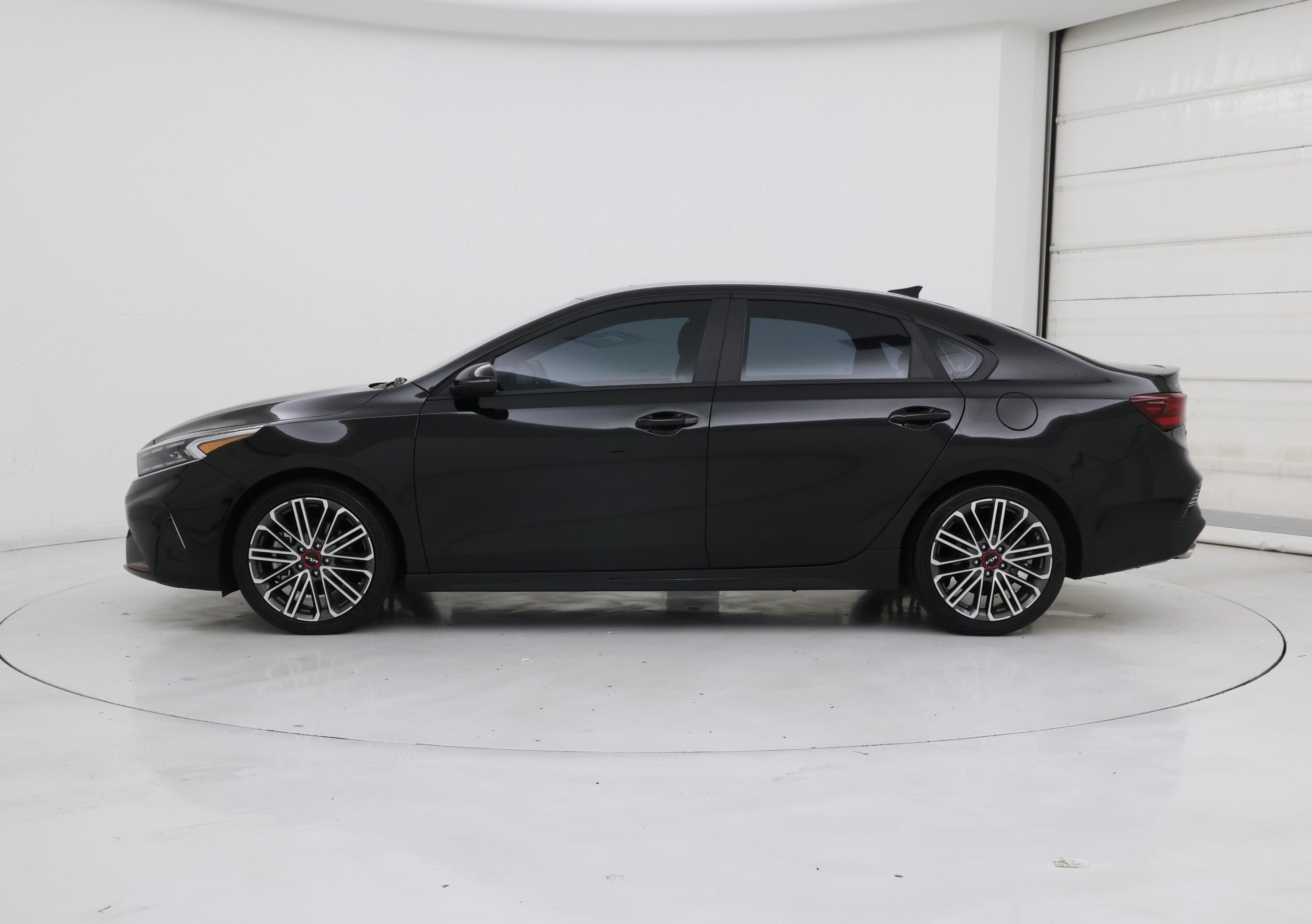 Thumbnail: 2023 Kia Forte - 3