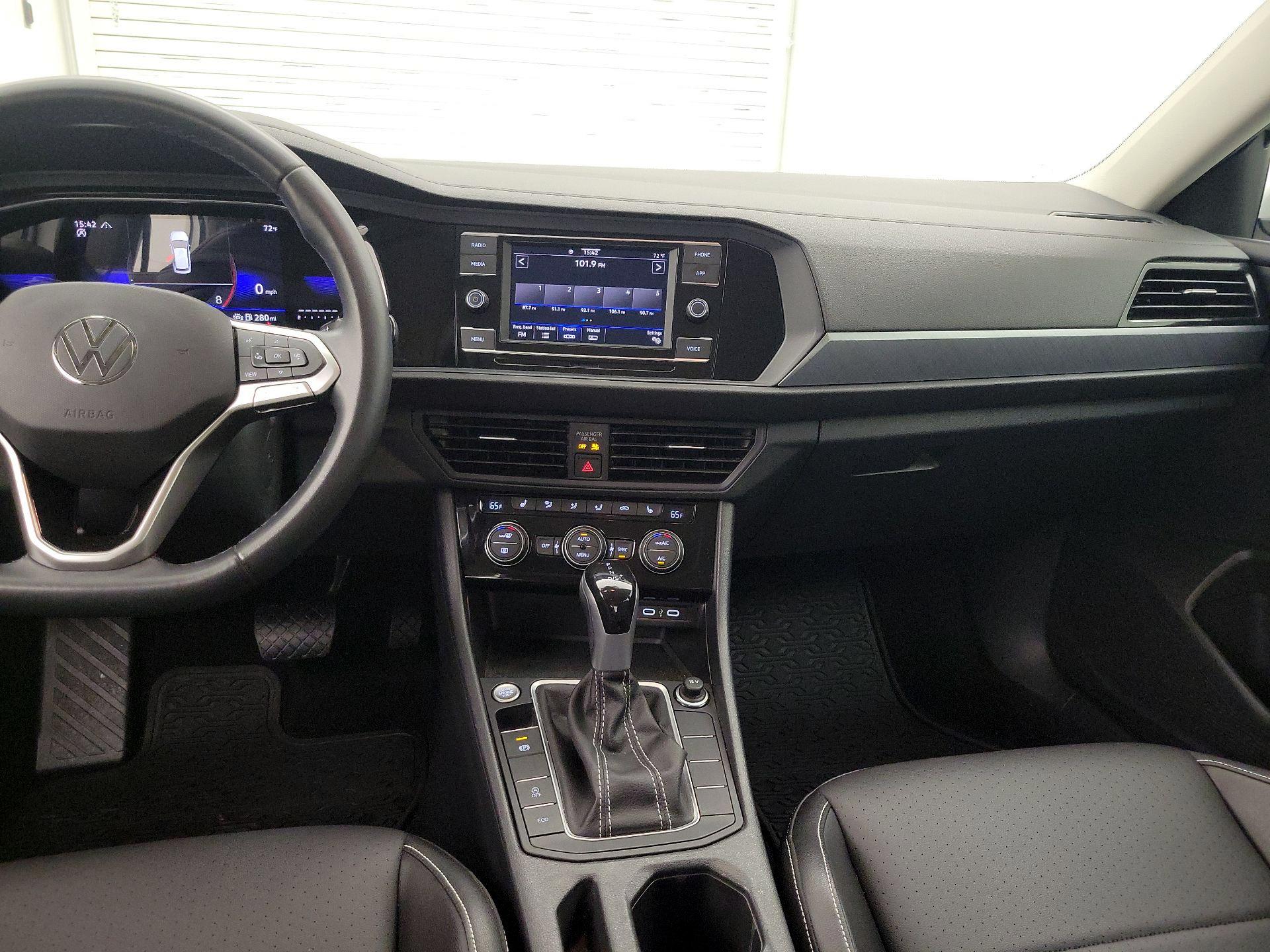 Thumbnail: 2023 Volkswagen Jetta - 9