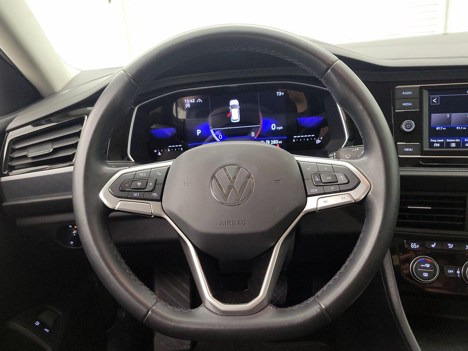 Thumbnail: 2023 Volkswagen Jetta - 10