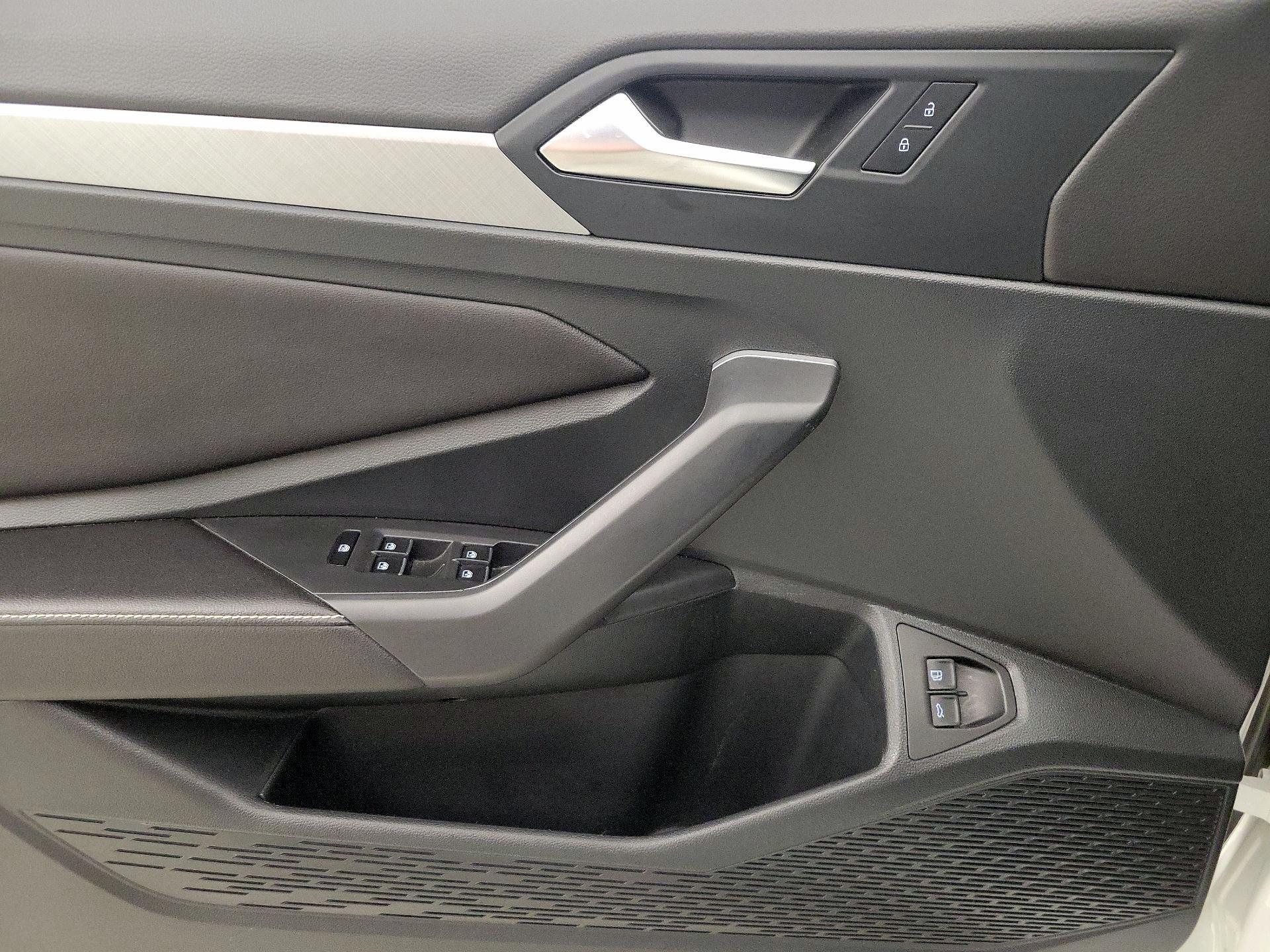 Thumbnail: 2023 Volkswagen Jetta - 12