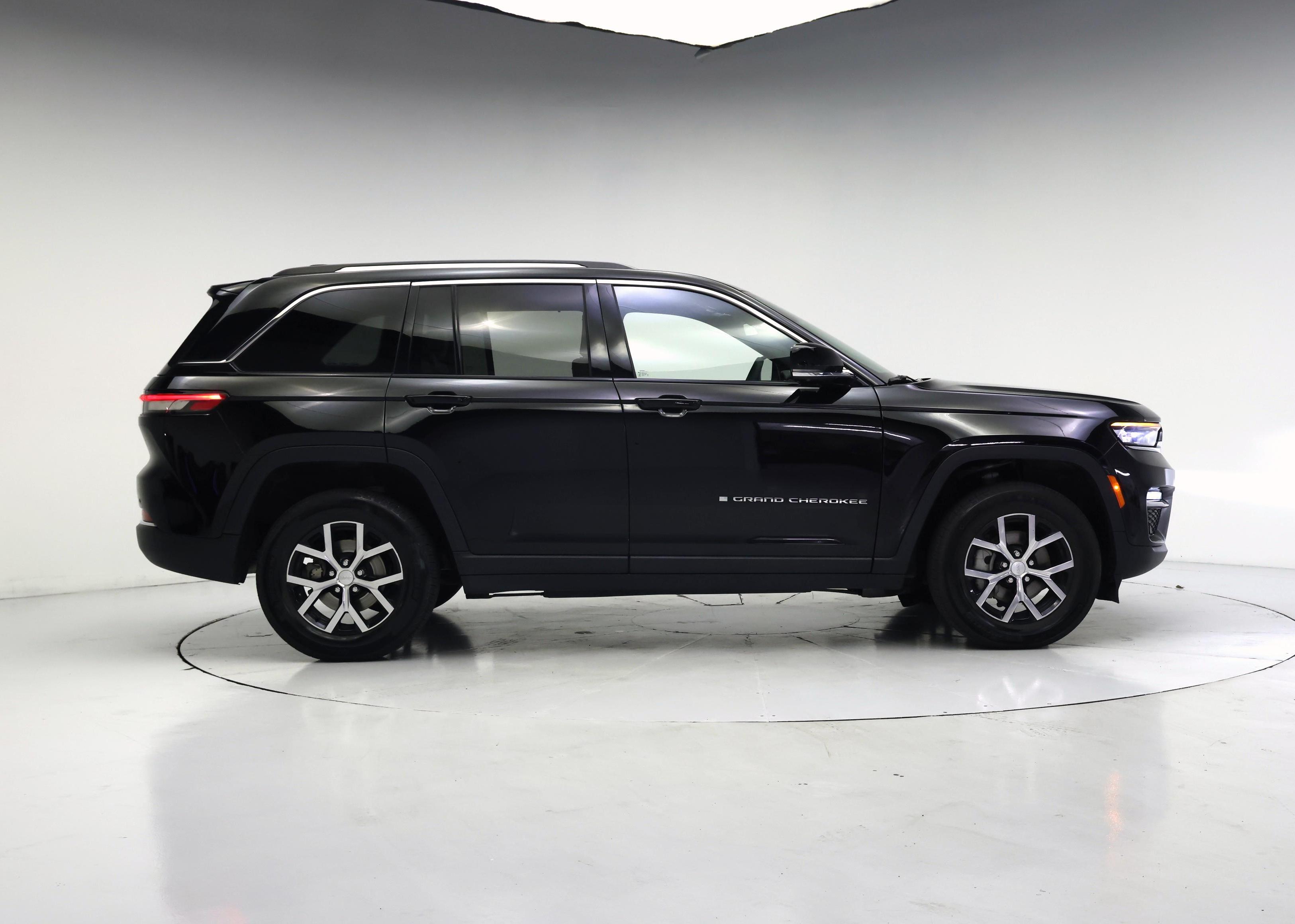 Thumbnail: 2023 Jeep Grand Cherokee - 7
