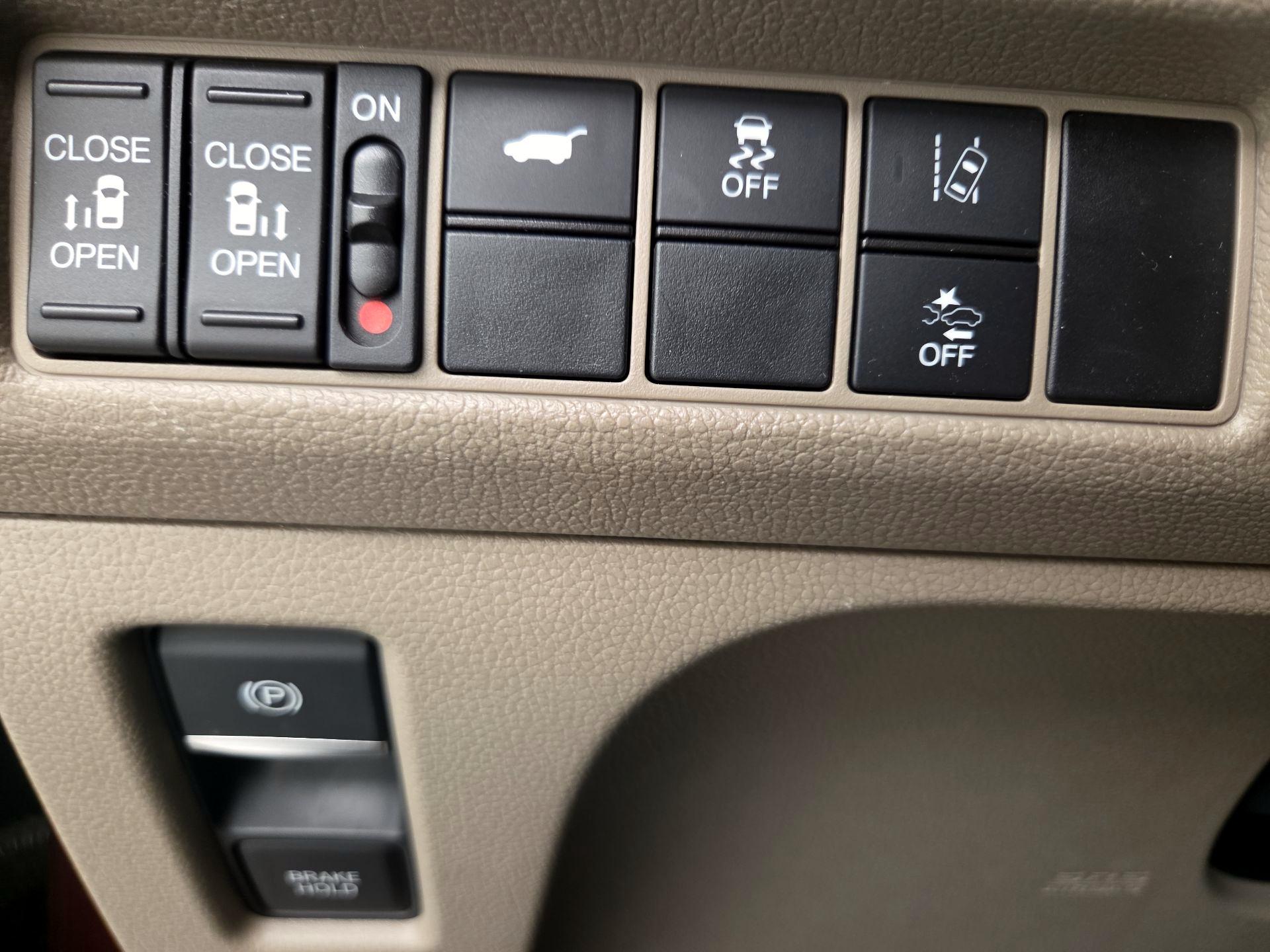 Thumbnail: 2020 Honda Odyssey - 13