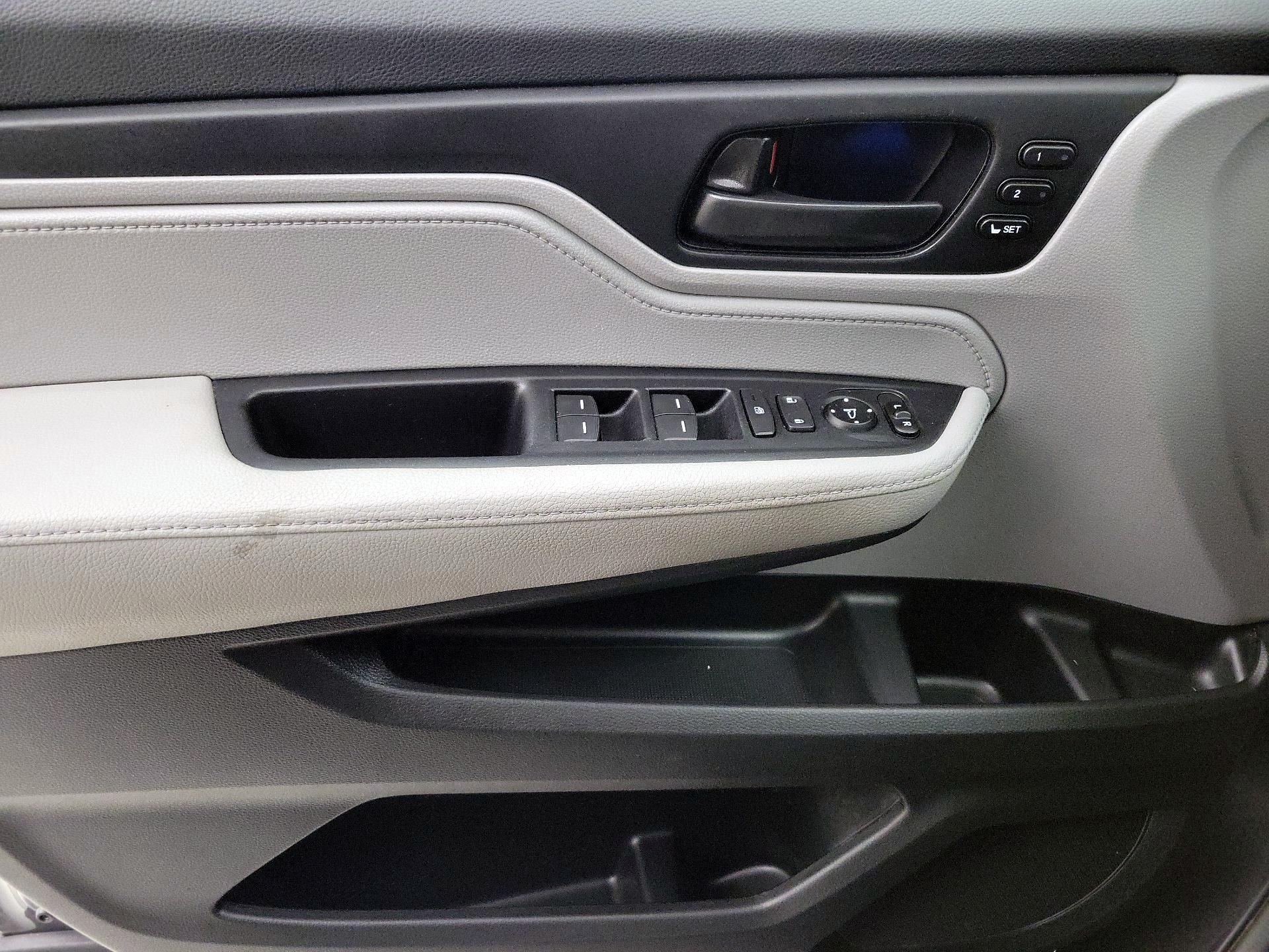 Thumbnail: 2023 Honda Odyssey - 12