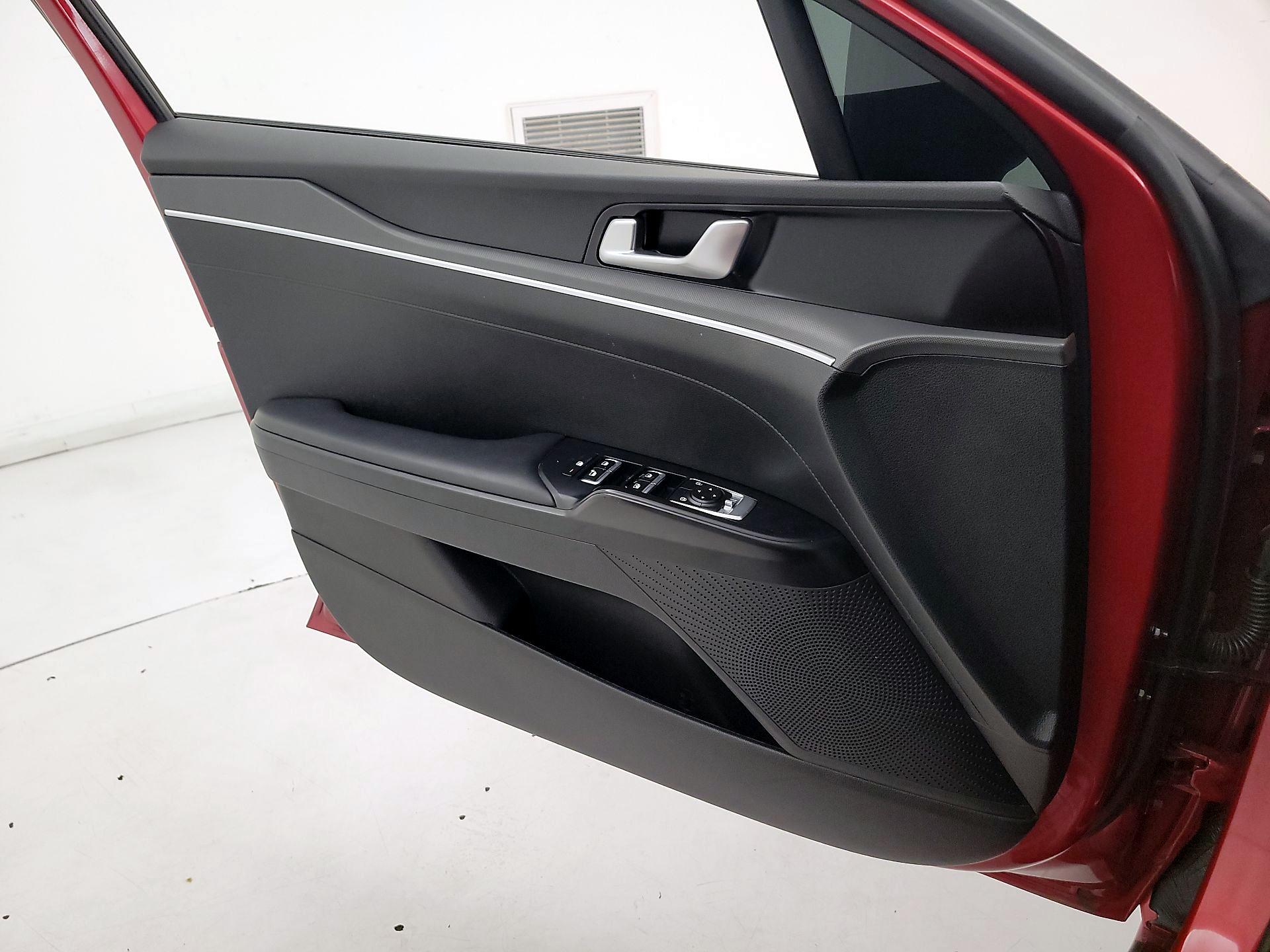 Thumbnail: 2022 Kia K5 - 11