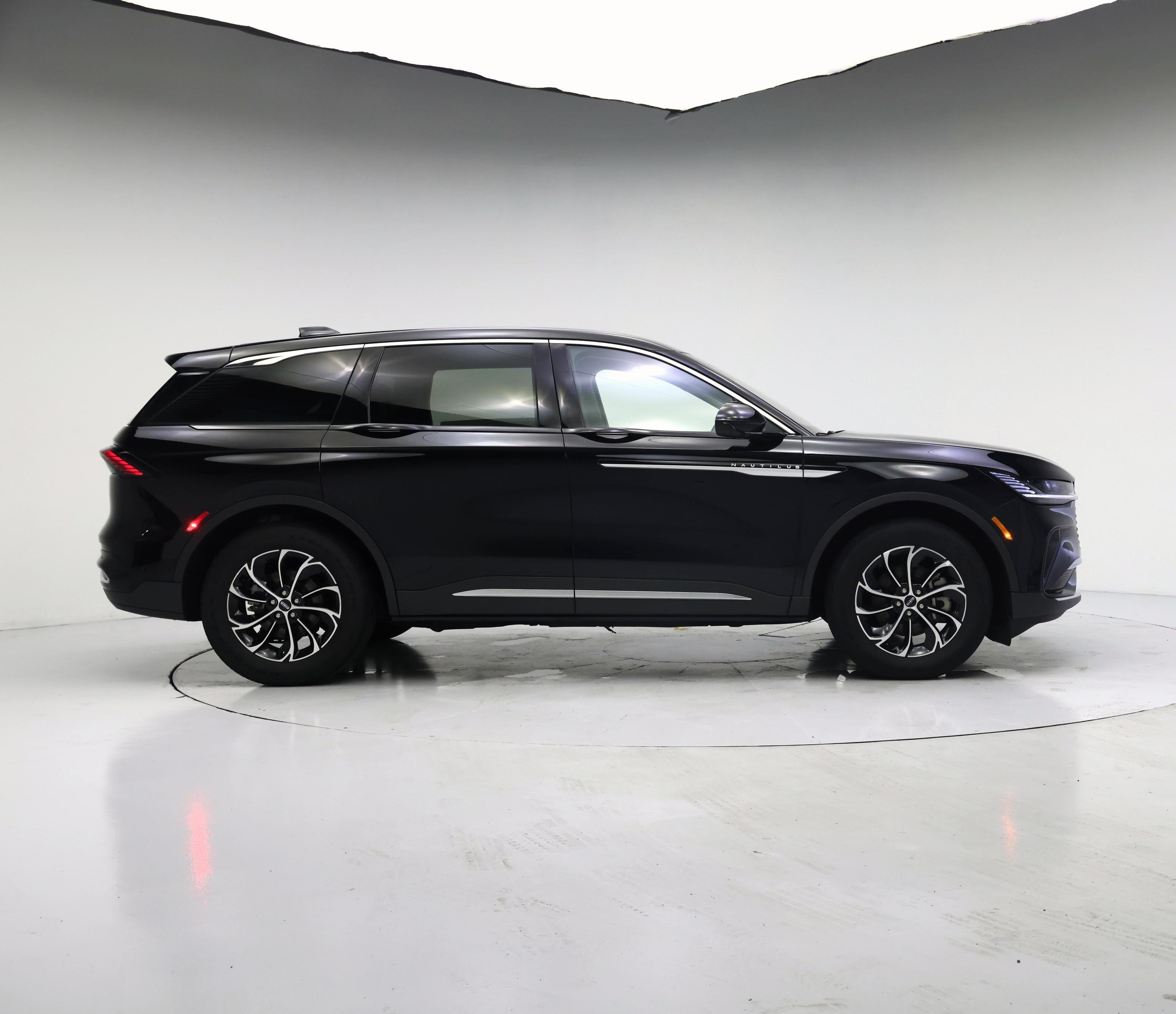 Thumbnail: 2024 Lincoln Nautilus - 7