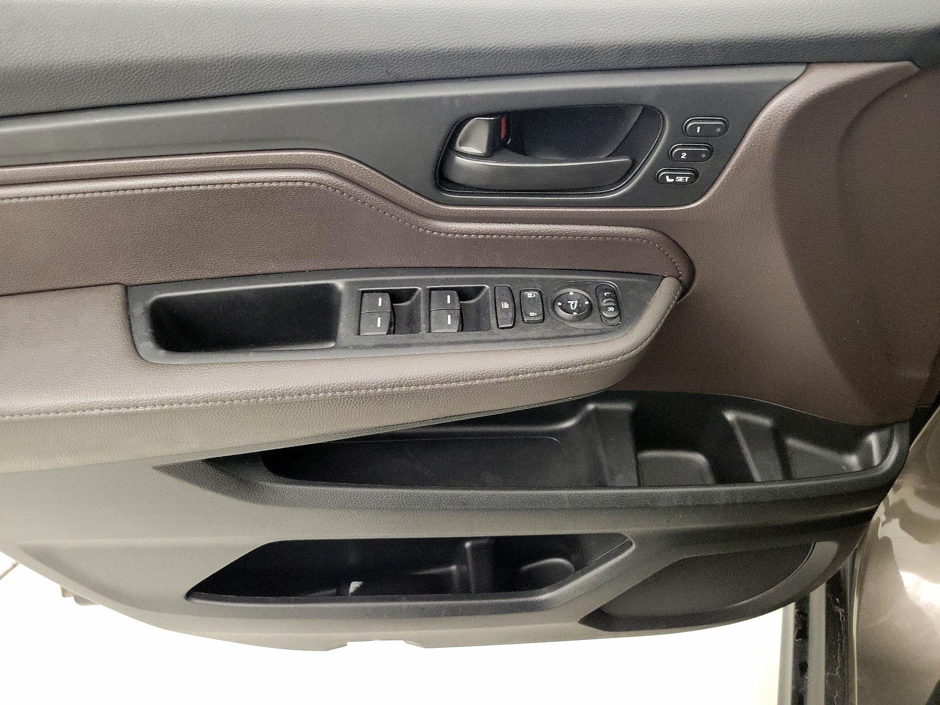 Thumbnail: 2023 Honda Odyssey - 12