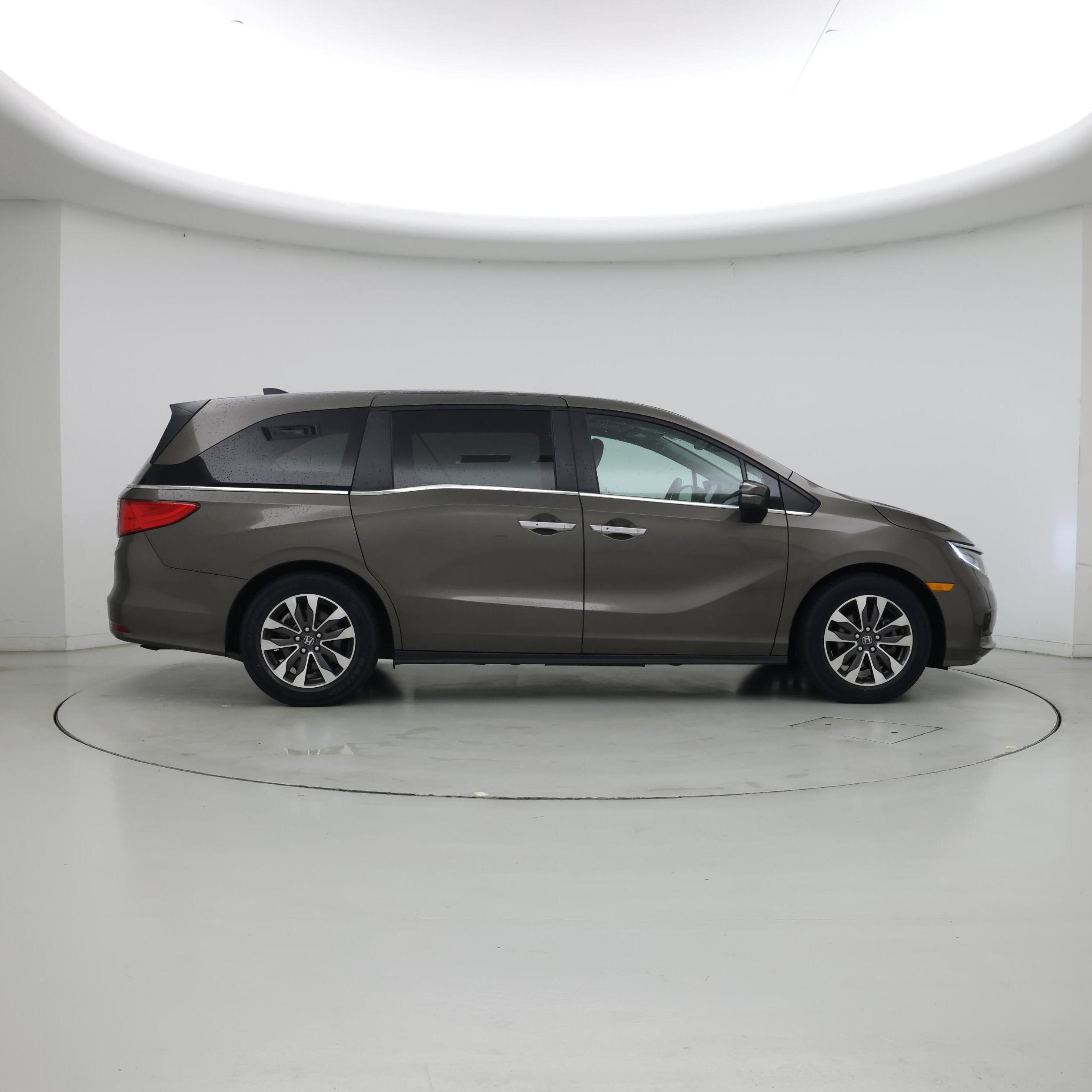 Thumbnail: 2023 Honda Odyssey - 7