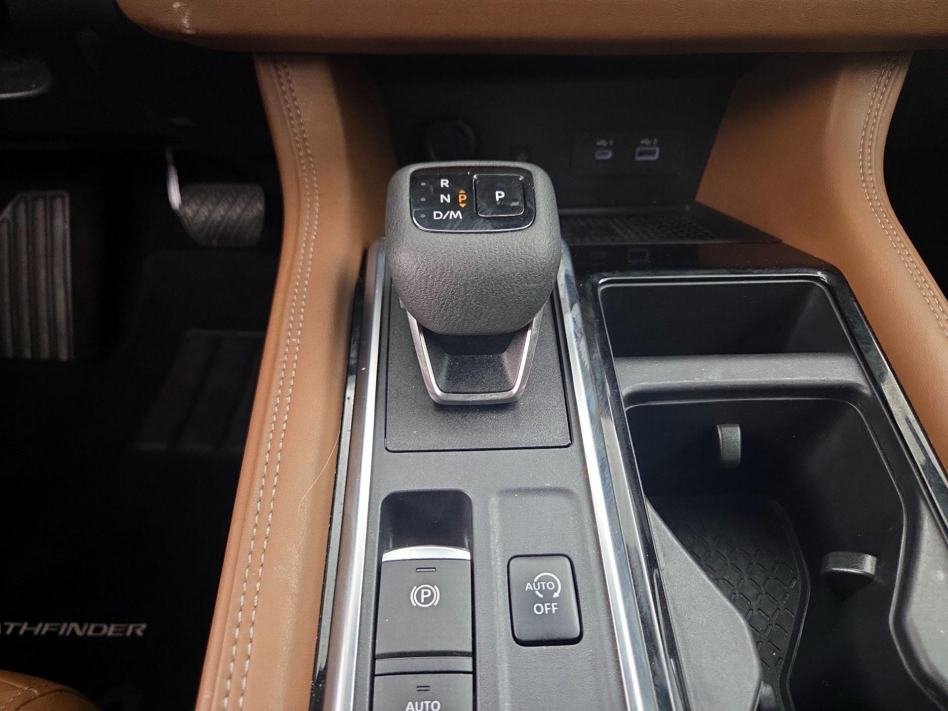 Thumbnail: 2023 Nissan Pathfinder - 17