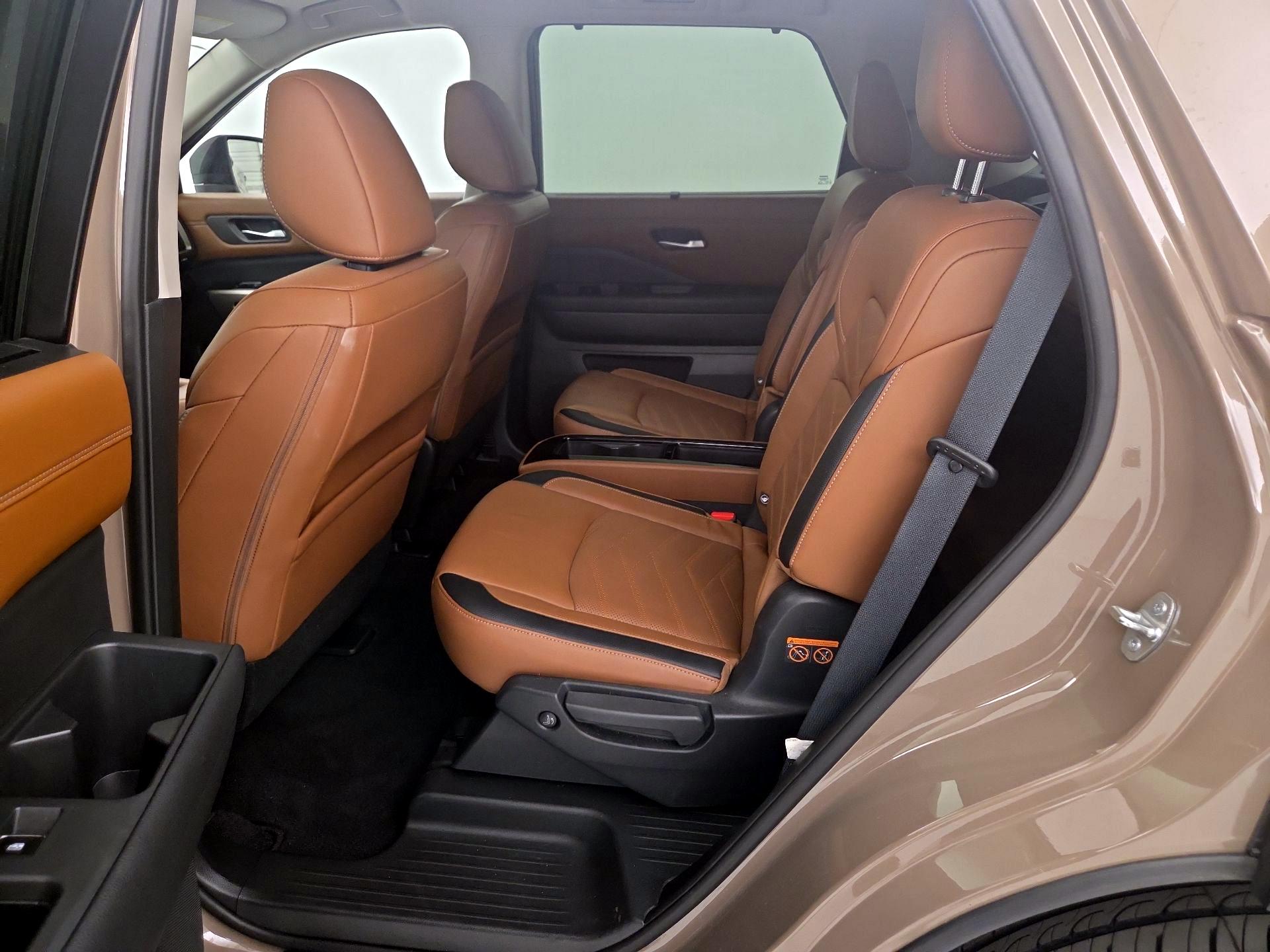 Thumbnail: 2023 Nissan Pathfinder - 20