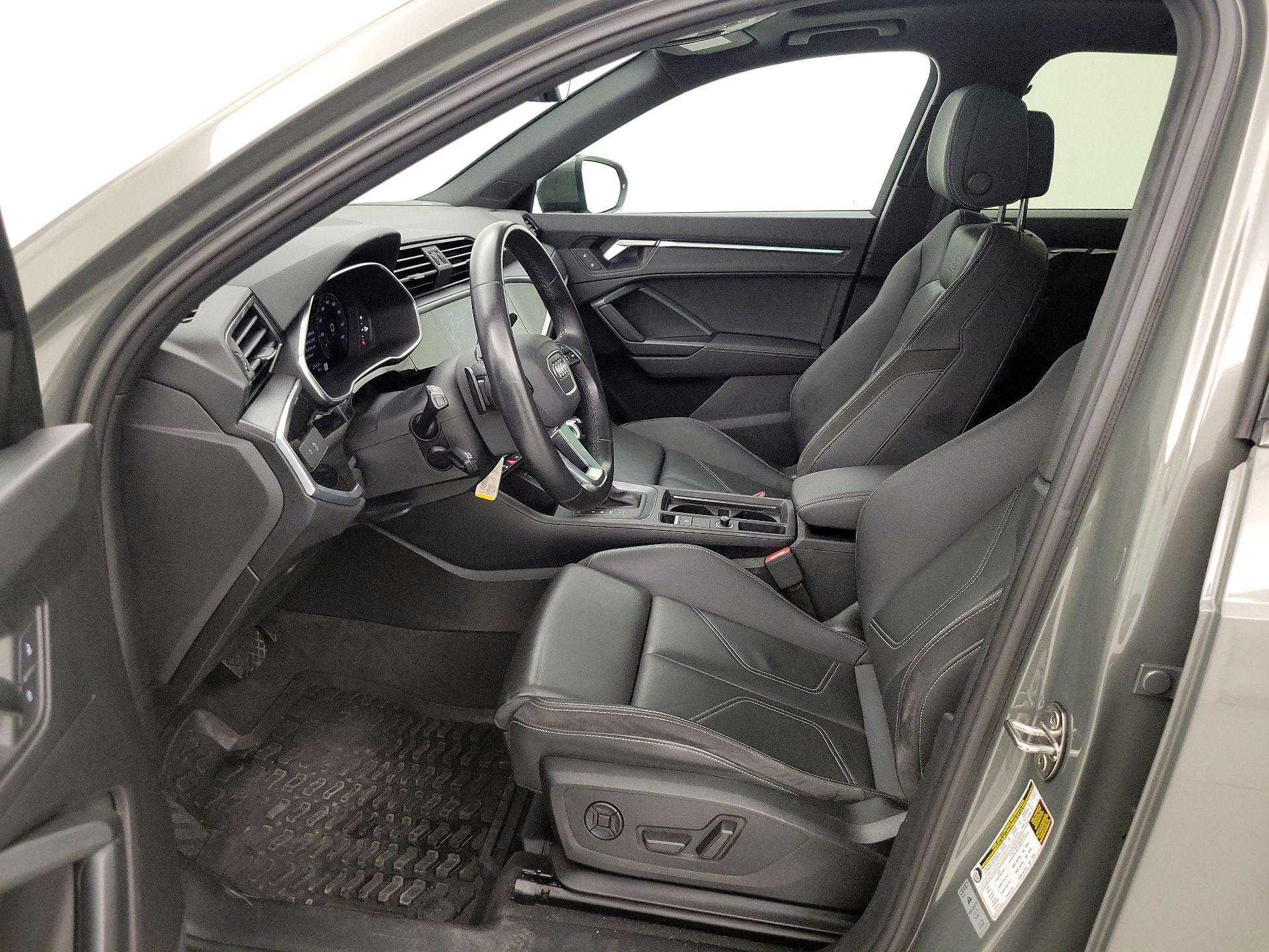 Thumbnail: 2022 Audi Q3 - 11