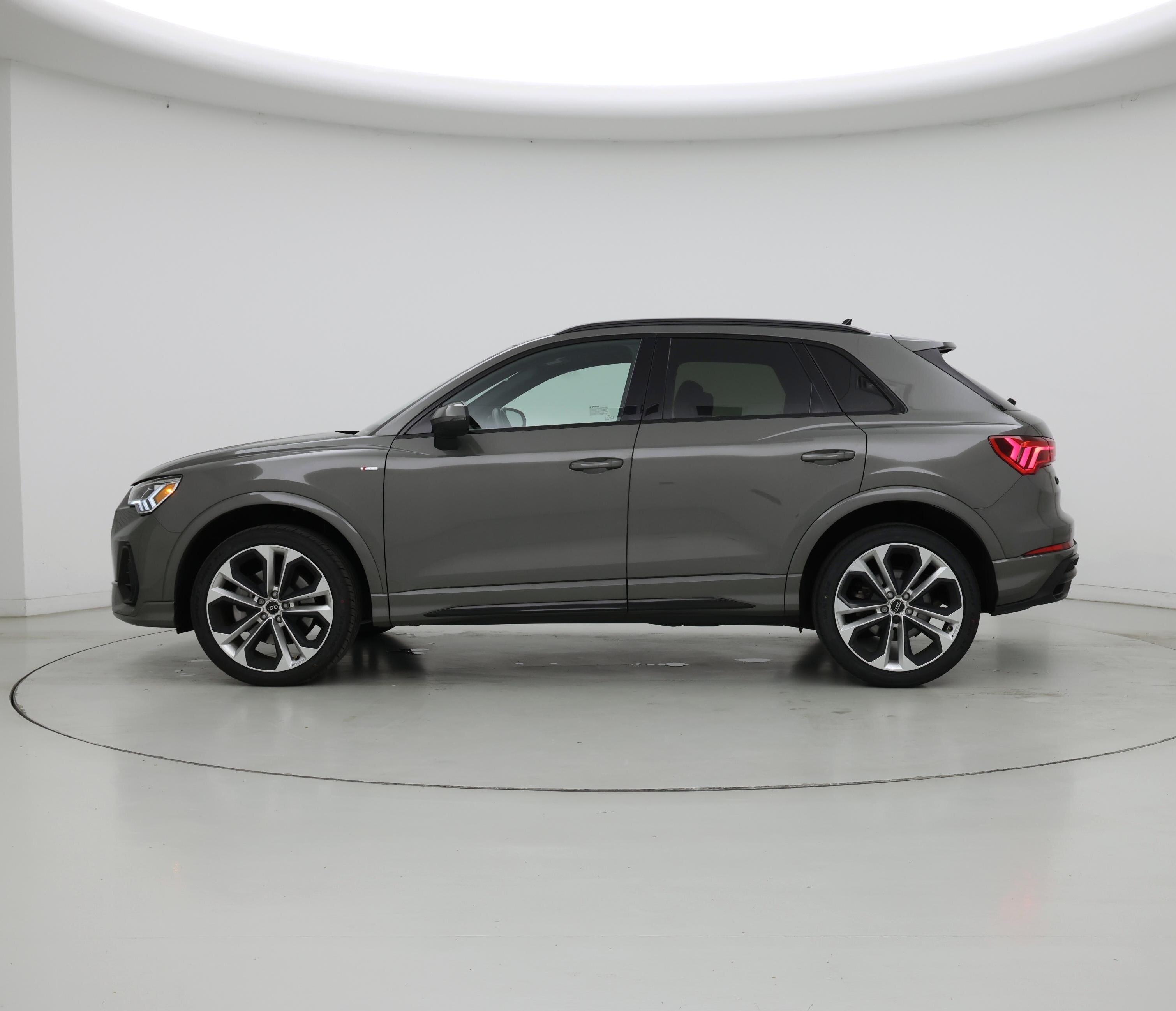 Thumbnail: 2022 Audi Q3 - 3