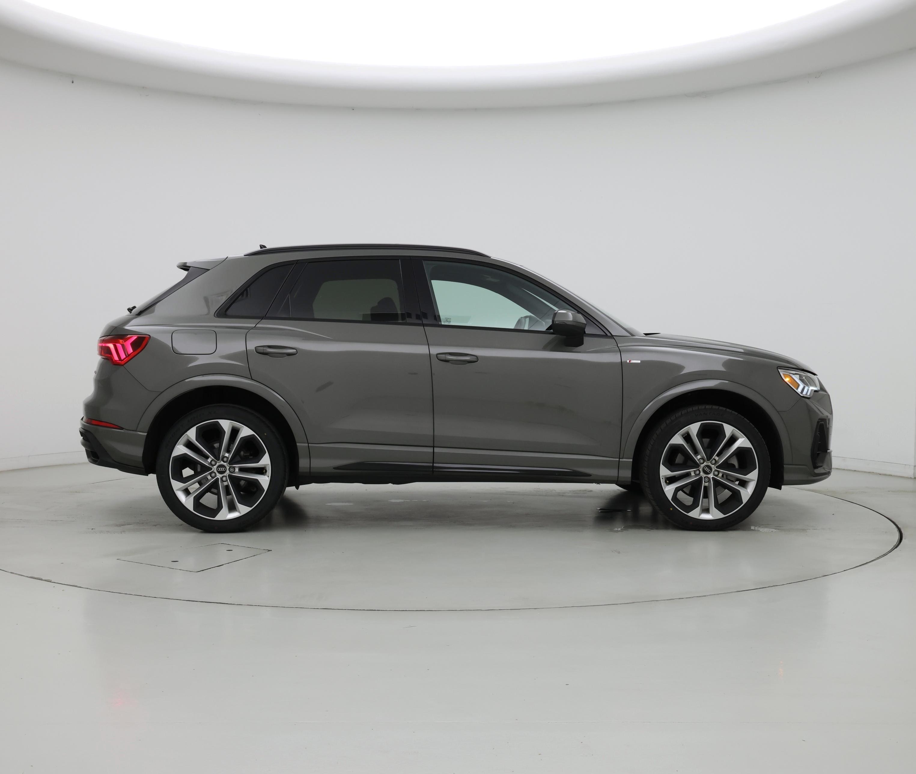 Thumbnail: 2022 Audi Q3 - 7