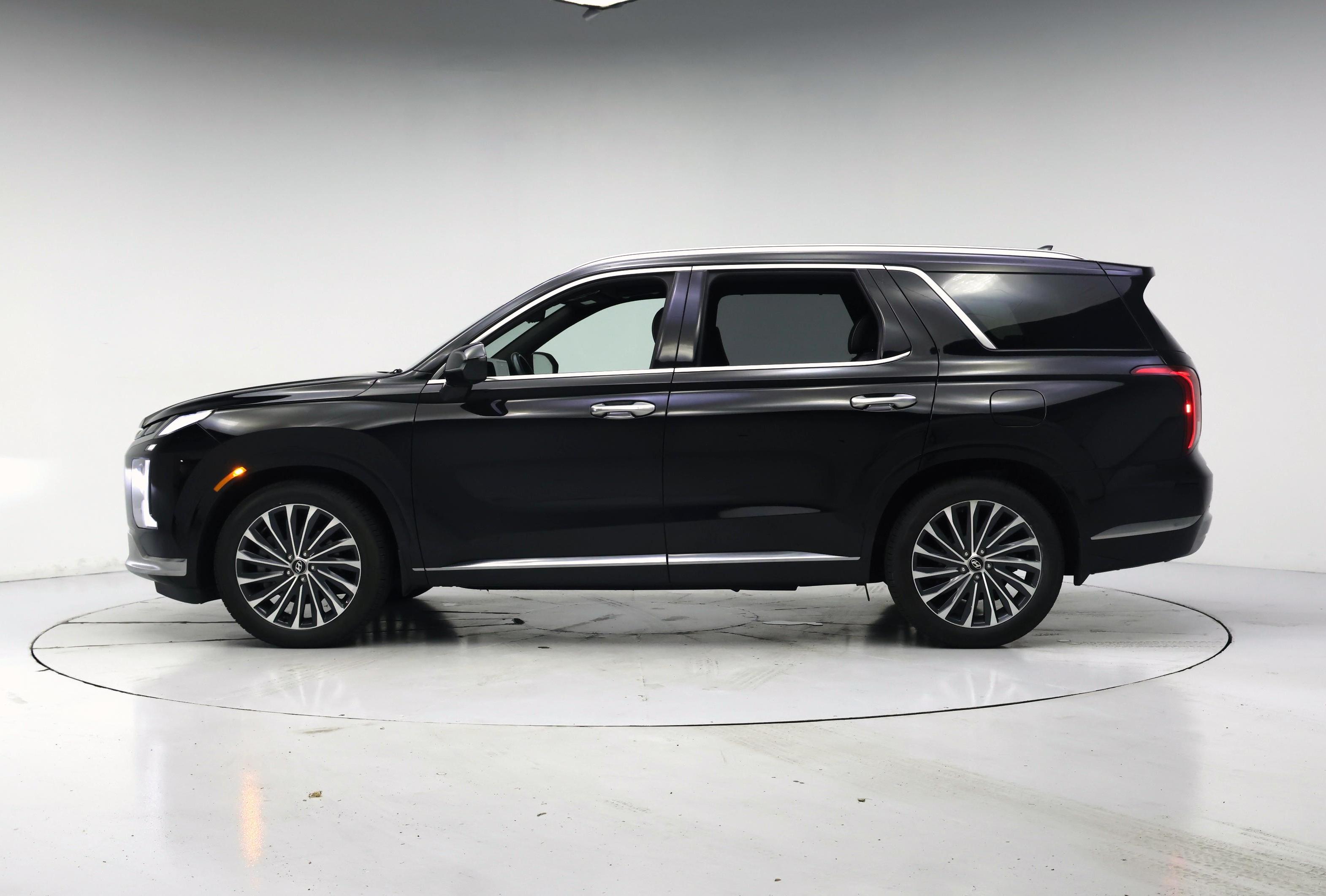 Thumbnail: 2023 Hyundai Palisade - 3