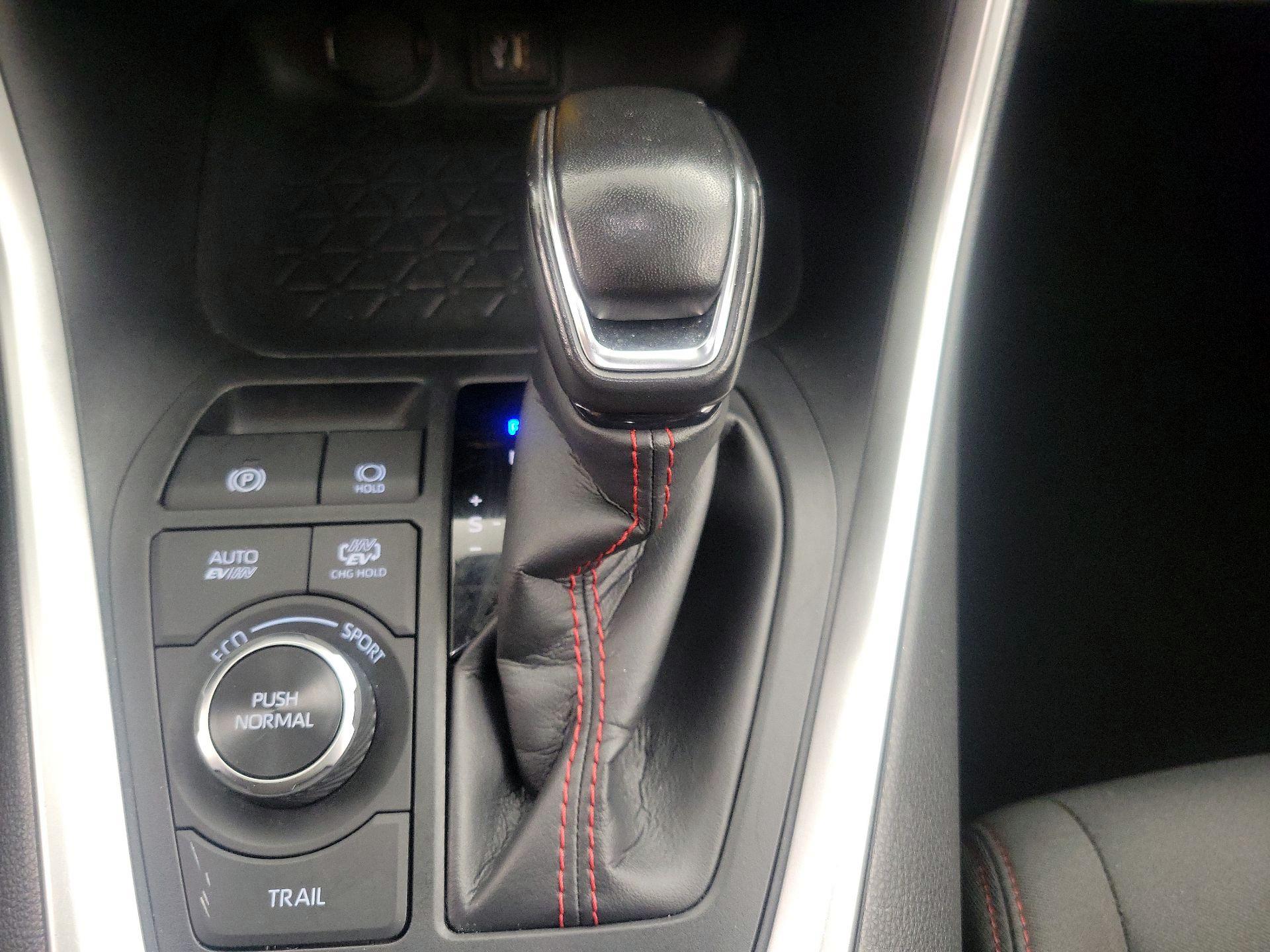 Thumbnail: 2023 Toyota RAV4 - 17