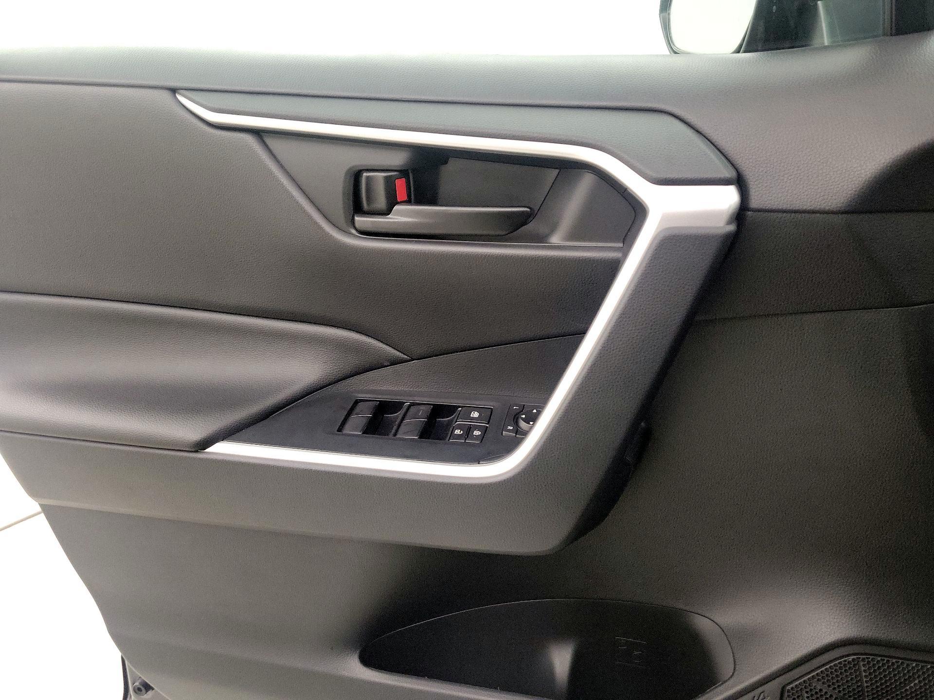 Thumbnail: 2023 Toyota RAV4 - 12