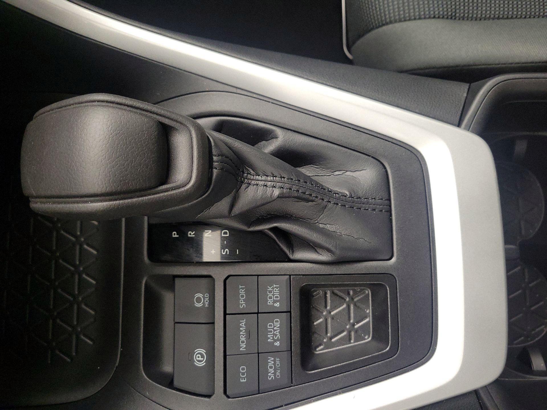 Thumbnail: 2023 Toyota RAV4 - 17