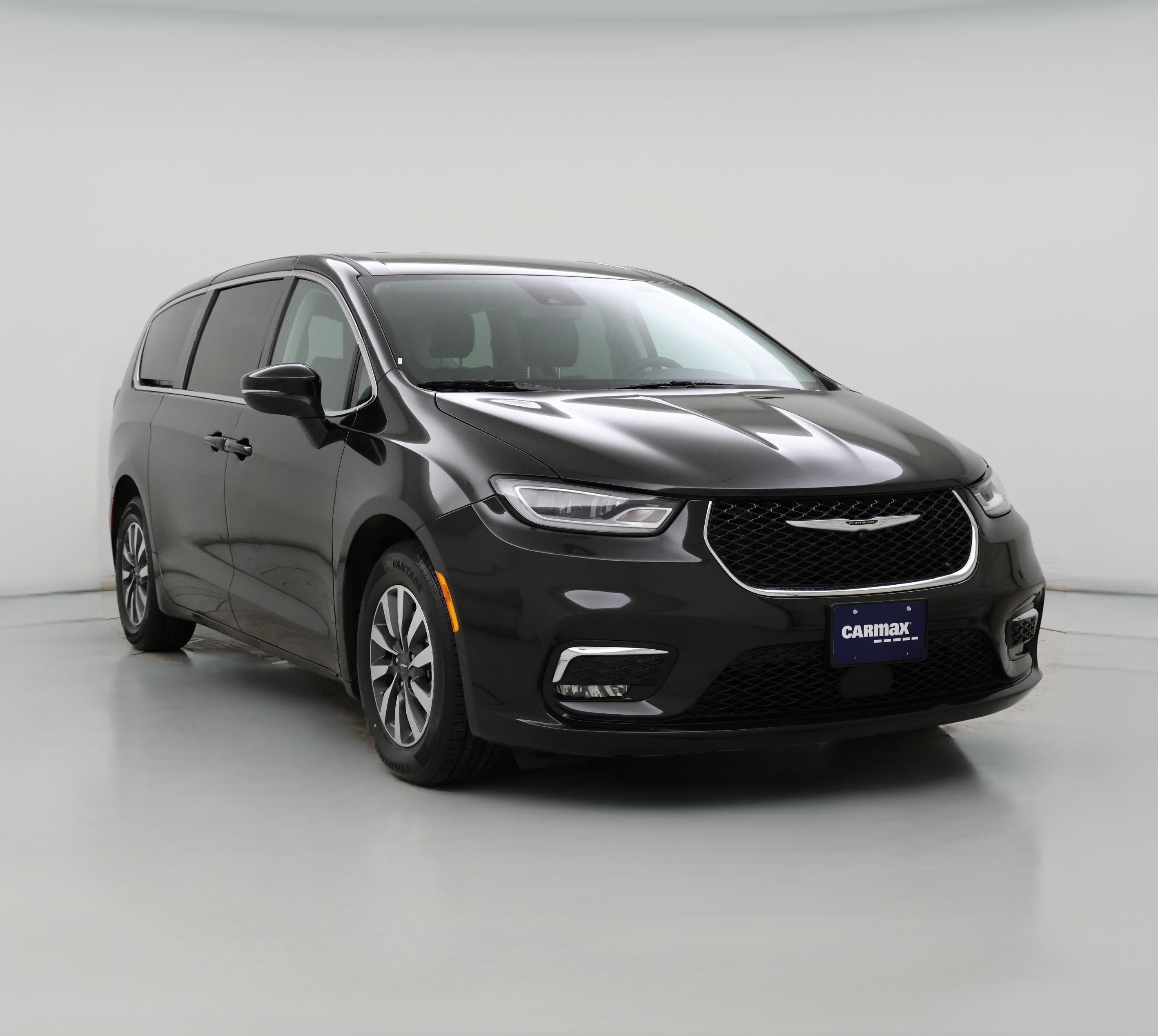 Thumbnail: 2023 Chrysler Pacifica - 1