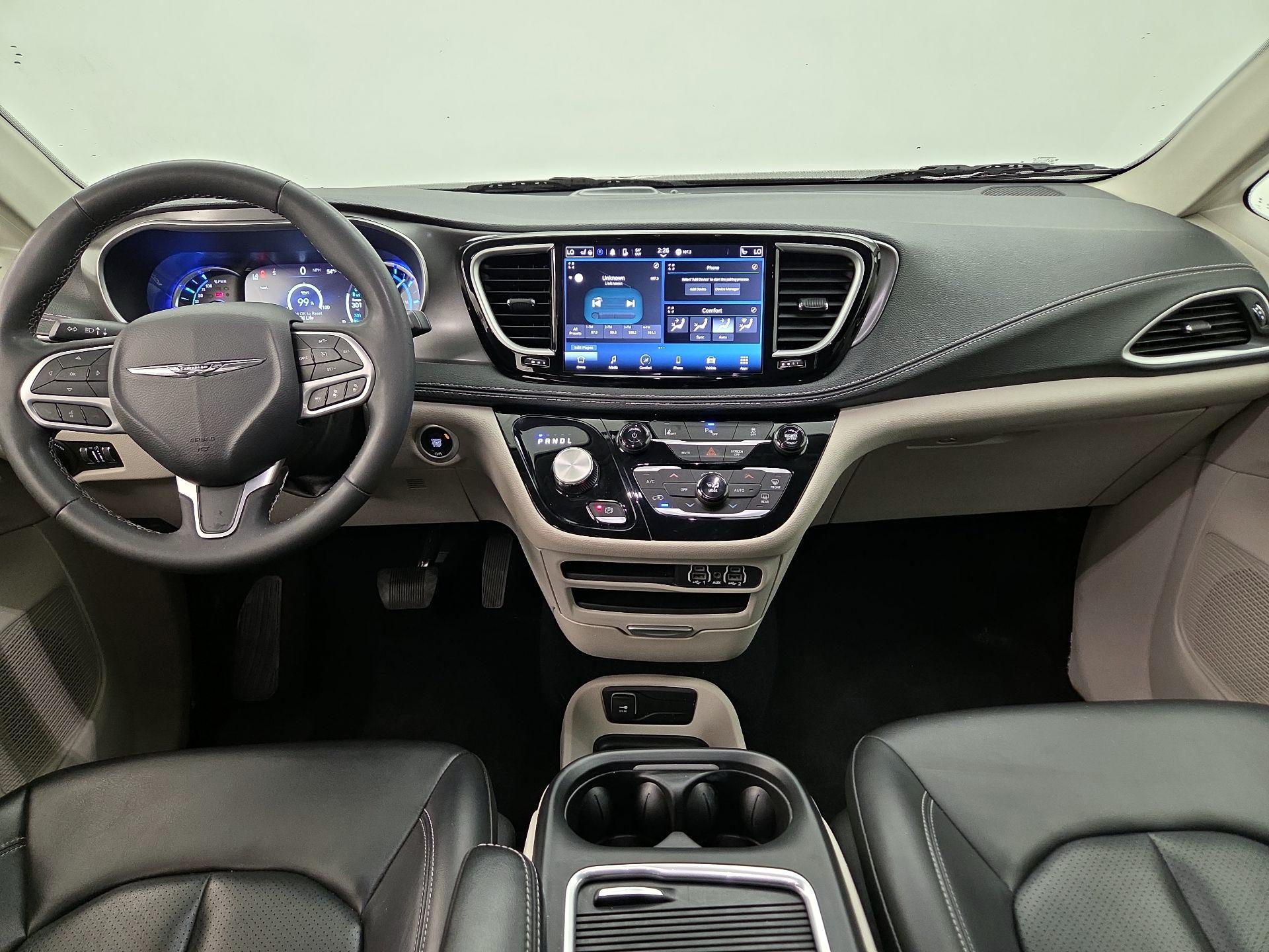 Thumbnail: 2023 Chrysler Pacifica - 9