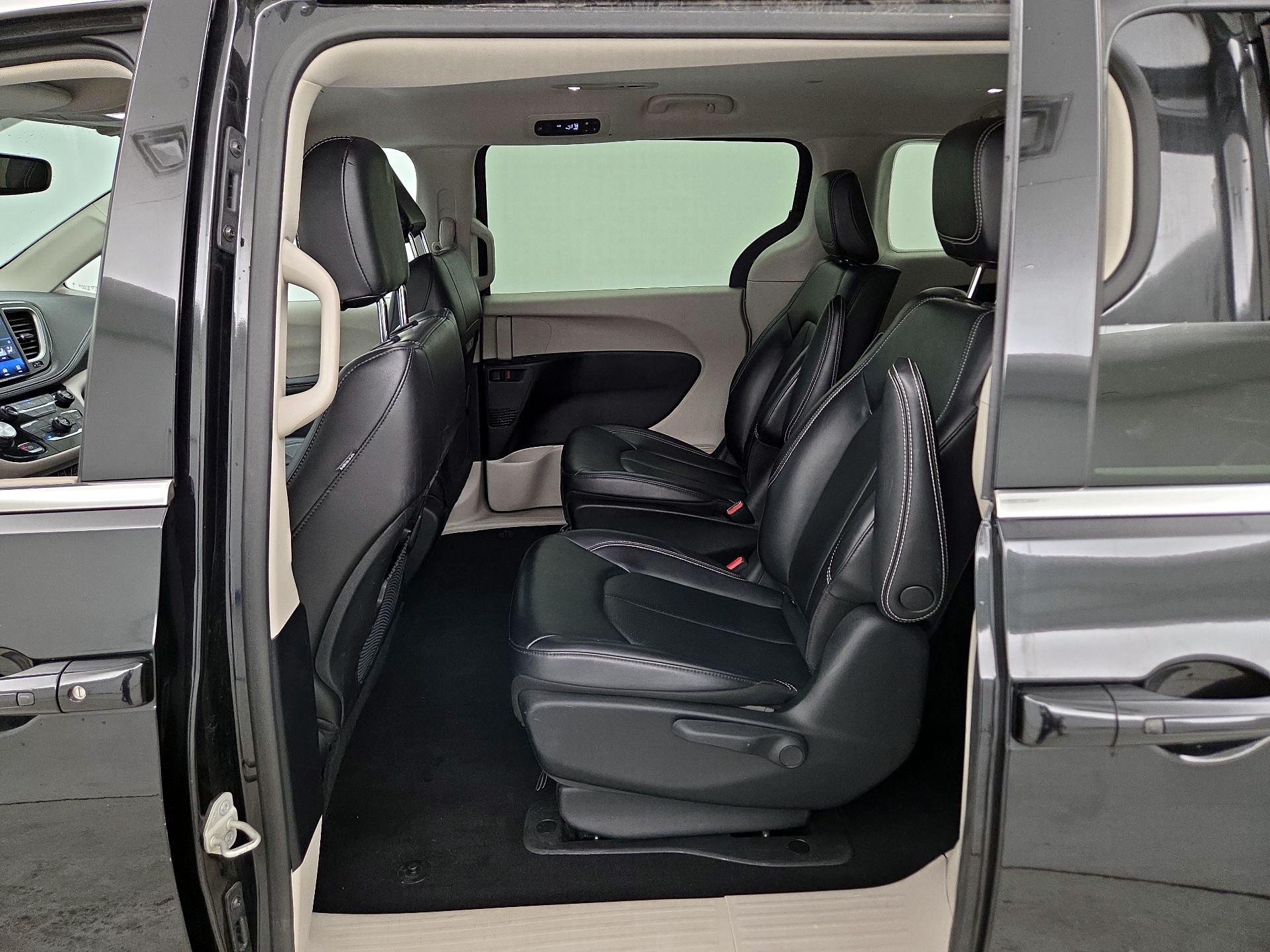 Thumbnail: 2023 Chrysler Pacifica - 19