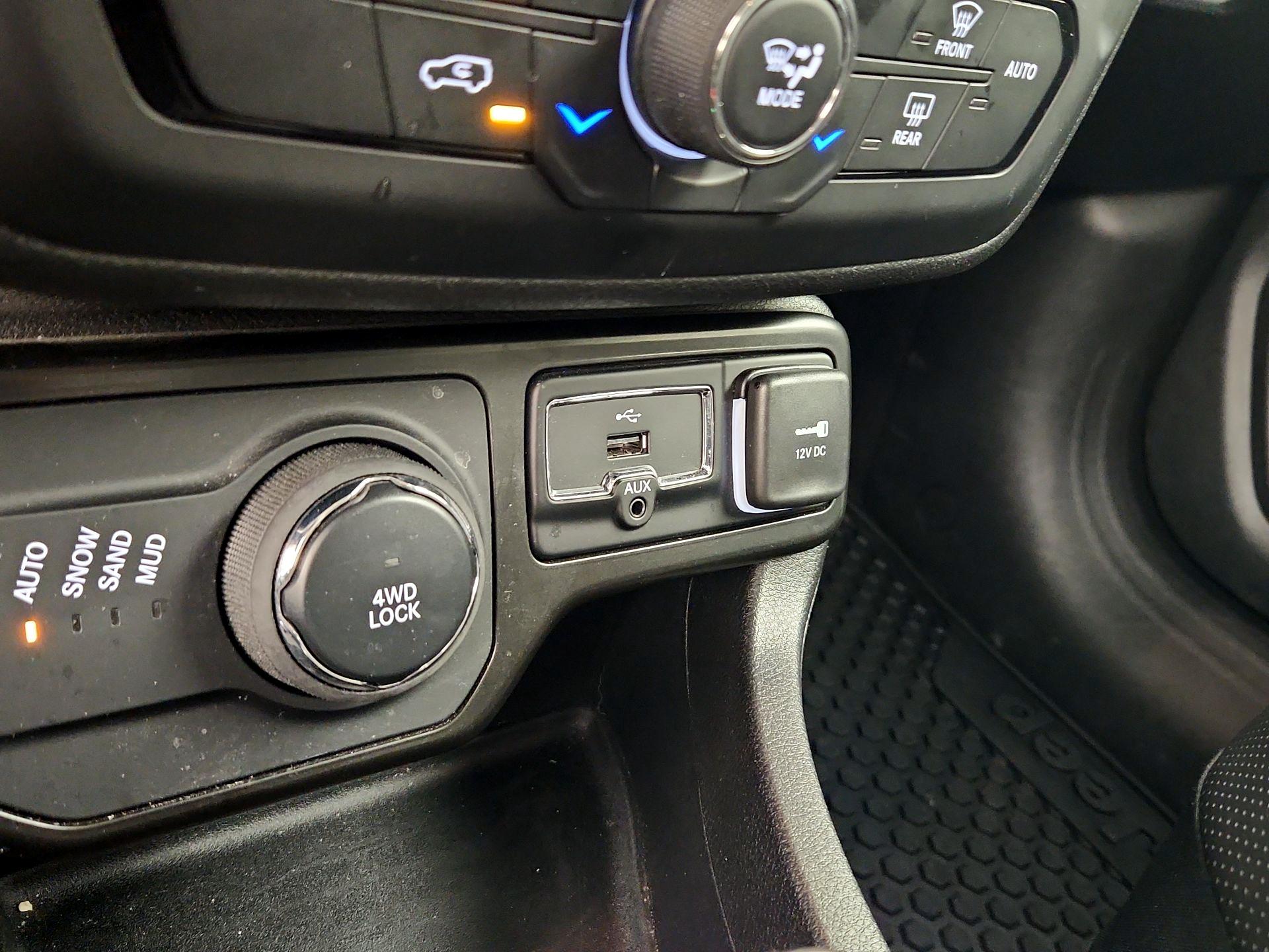 Thumbnail: 2022 Jeep Renegade - 19