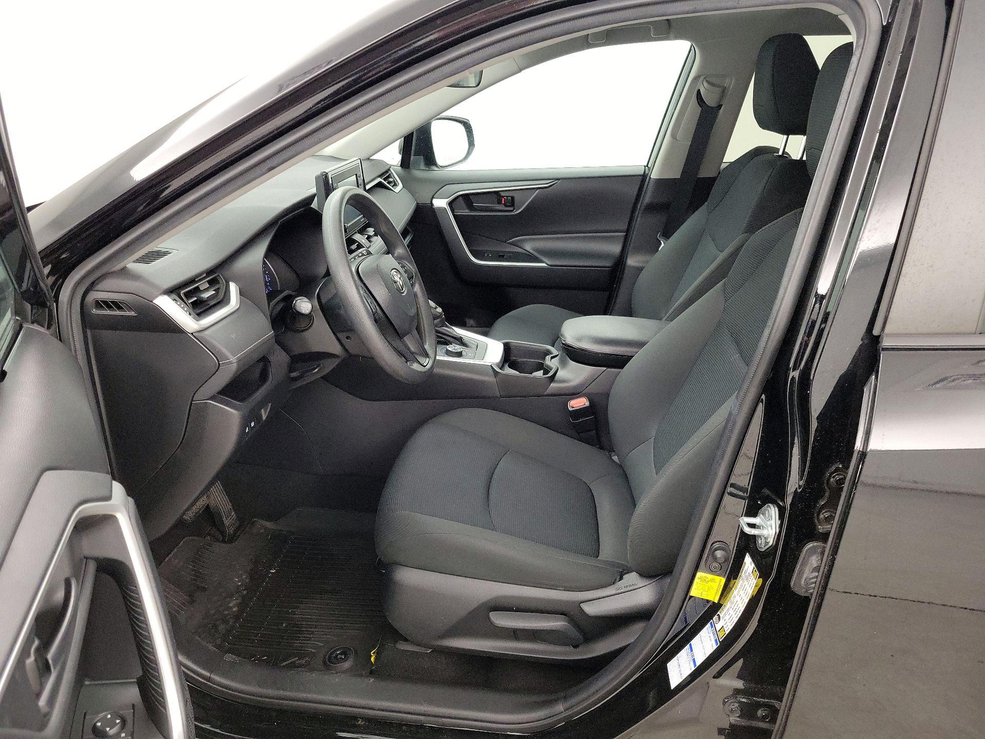 Thumbnail: 2021 Toyota RAV4 - 11