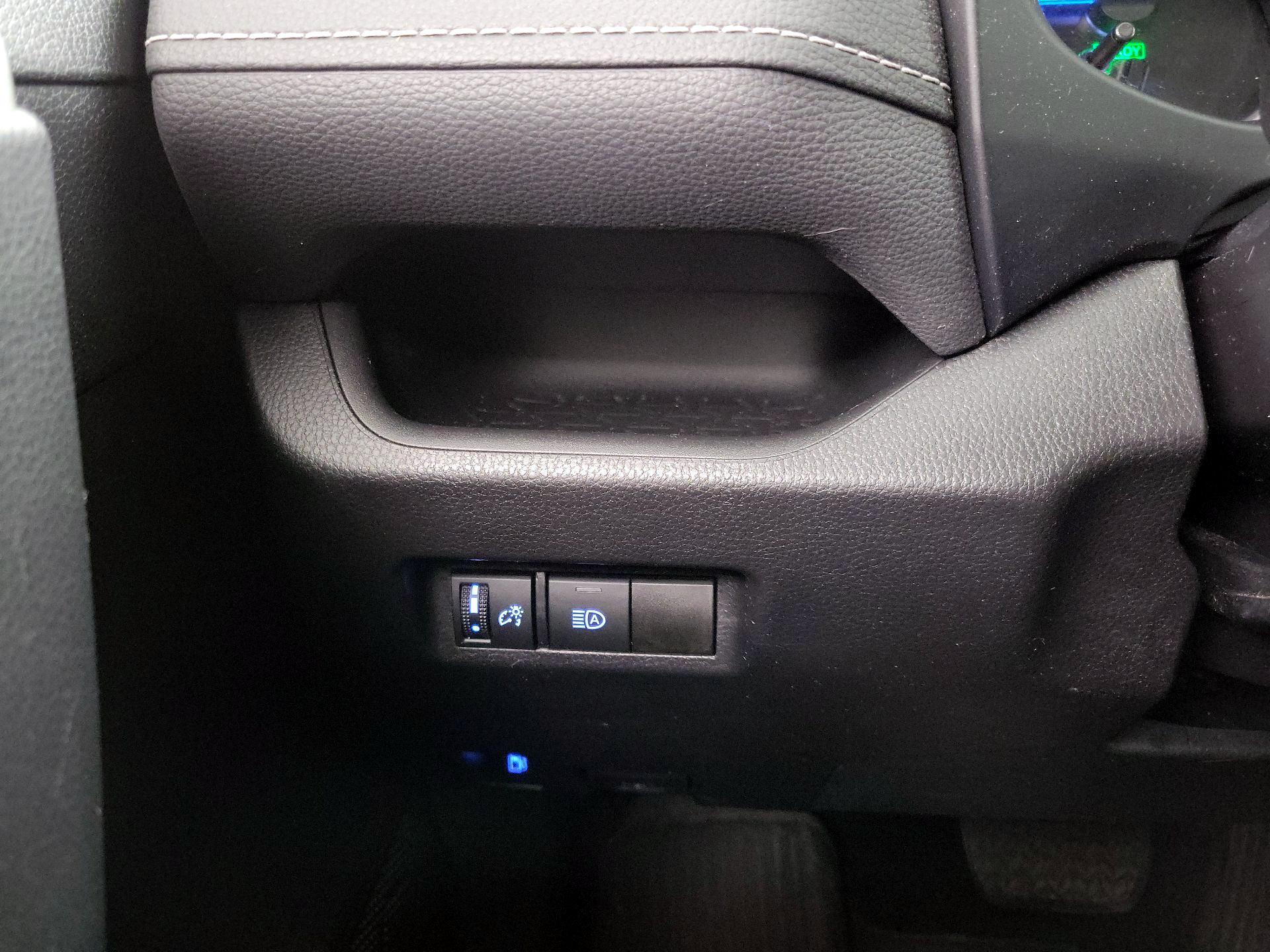 Thumbnail: 2021 Toyota RAV4 - 13