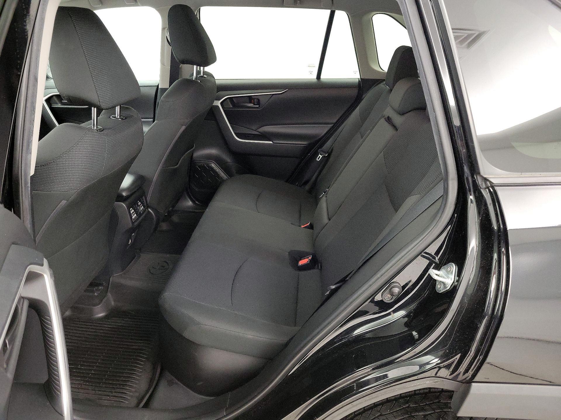 Thumbnail: 2021 Toyota RAV4 - 19