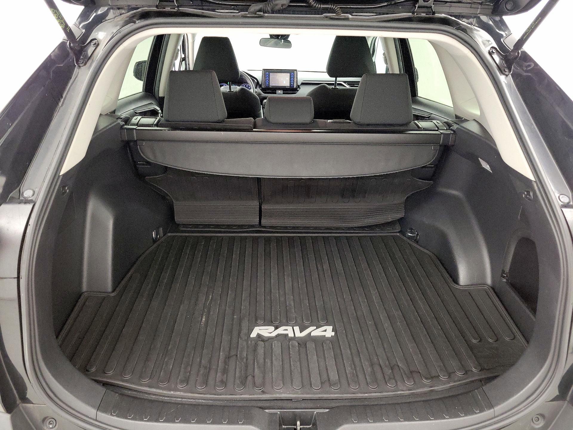 Thumbnail: 2021 Toyota RAV4 - 20