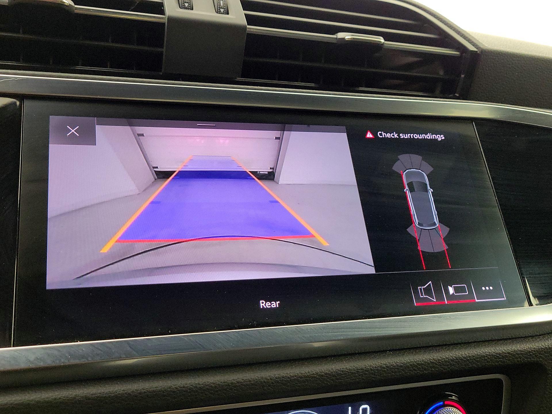 Thumbnail: 2020 Audi Q3 - 15