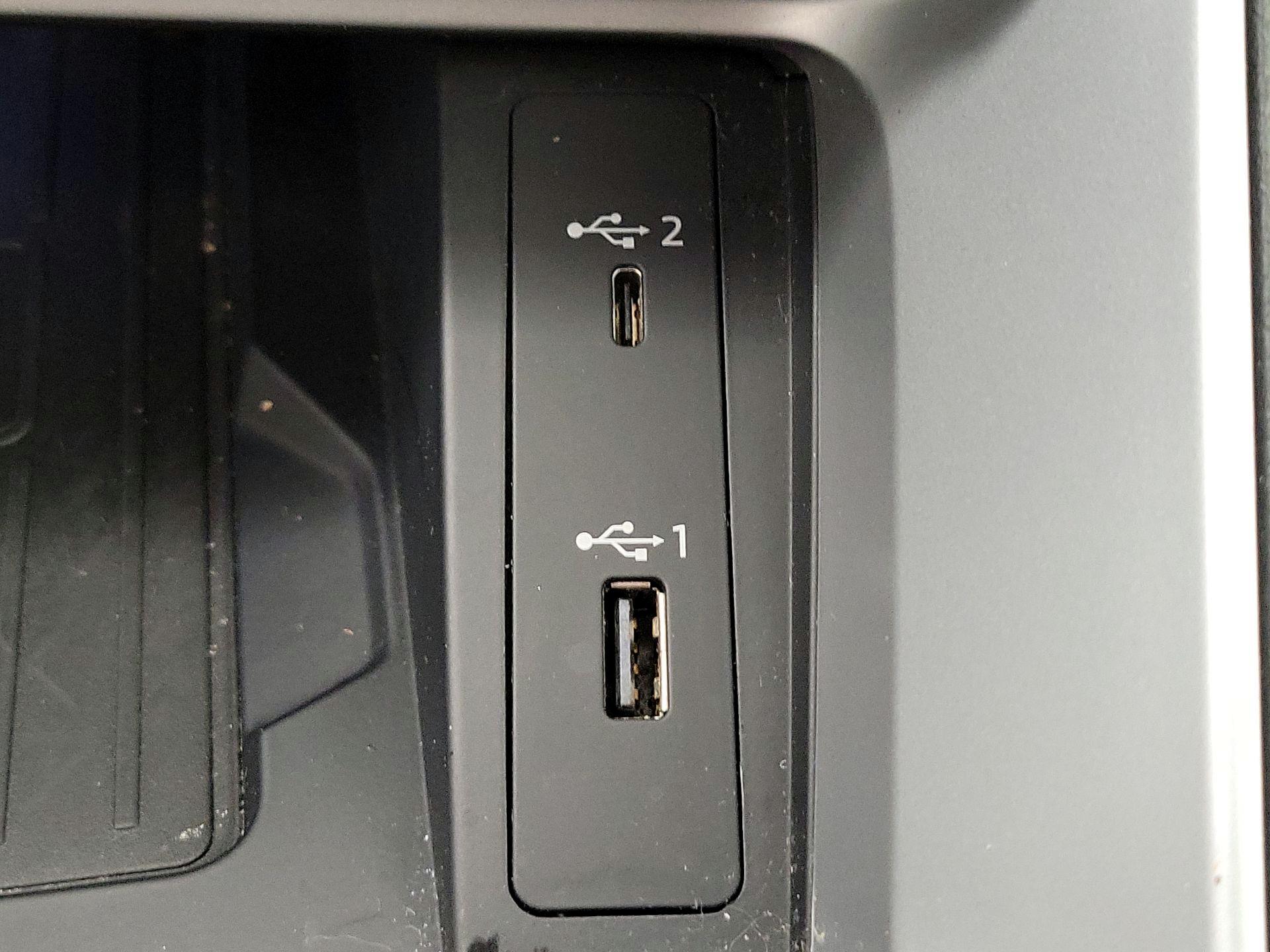 Thumbnail: 2020 Audi Q3 - 19