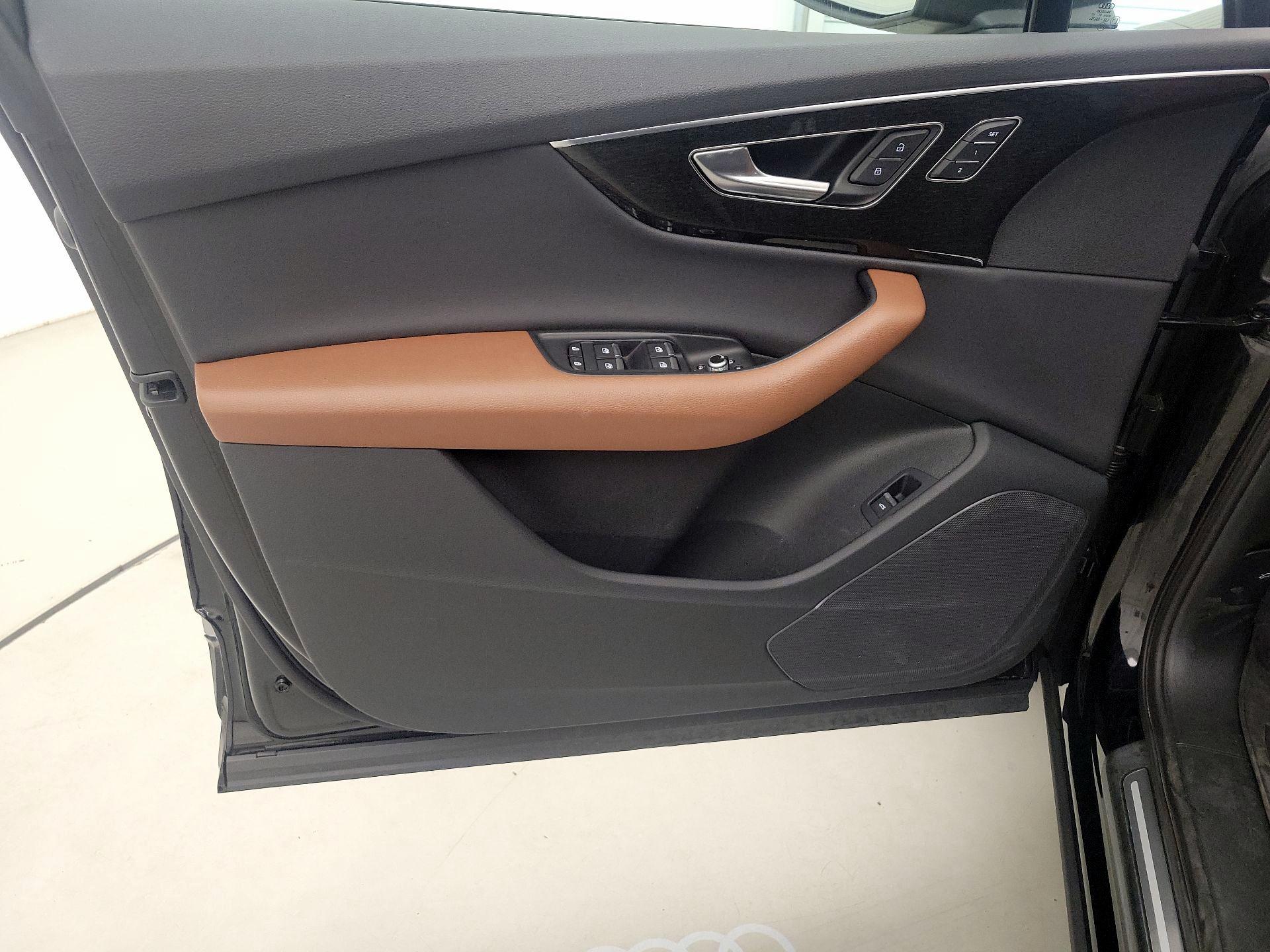 Thumbnail: 2023 Audi Q7 - 12