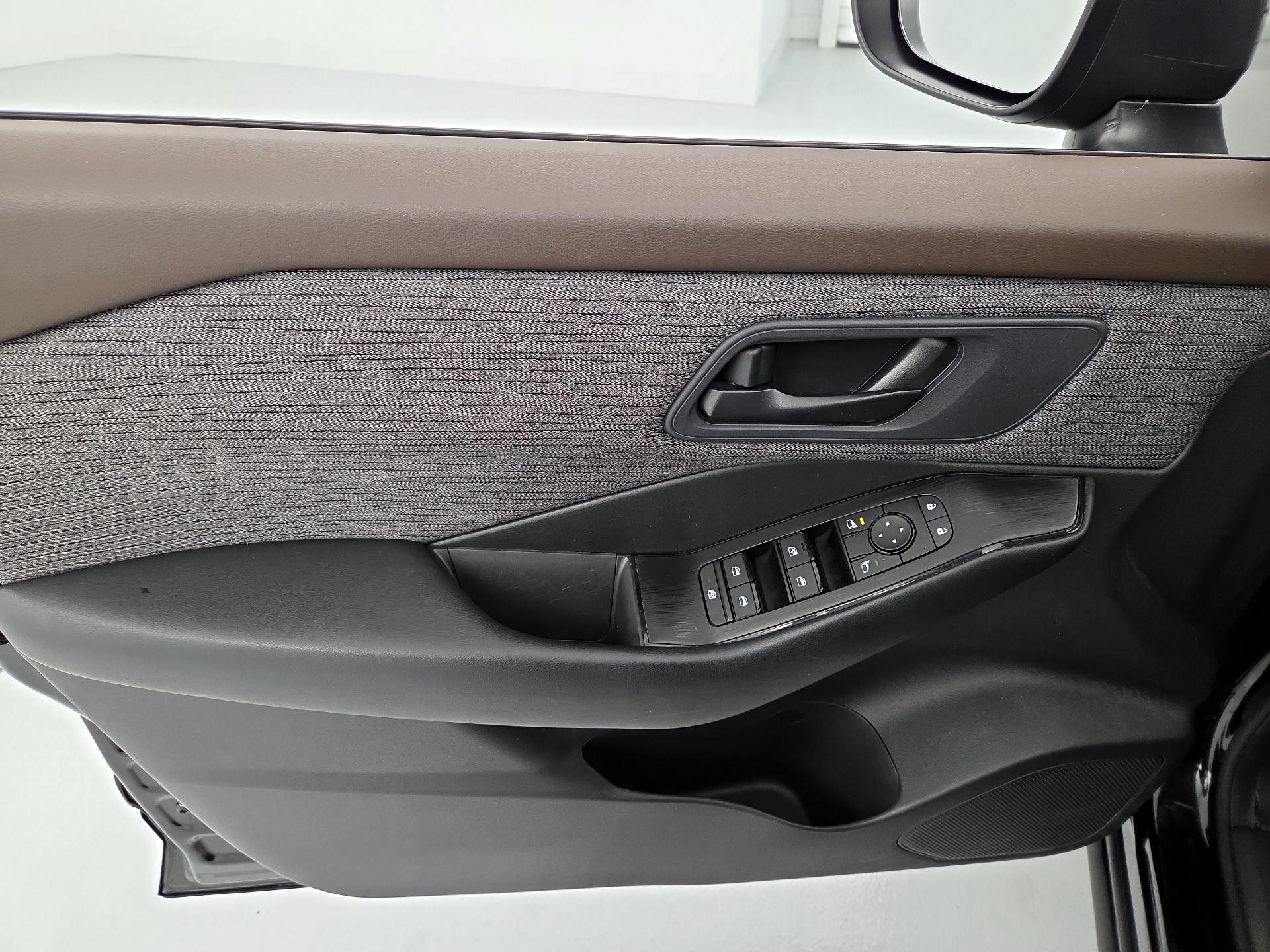 Thumbnail: 2023 Nissan Rogue - 12