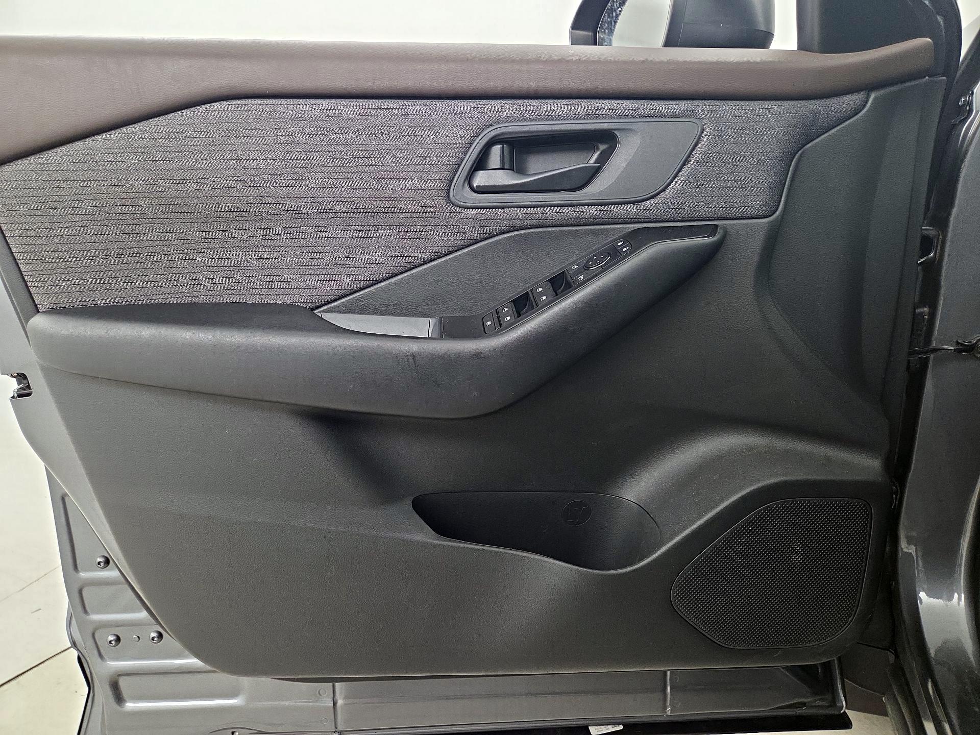 Thumbnail: 2023 Nissan Rogue - 12