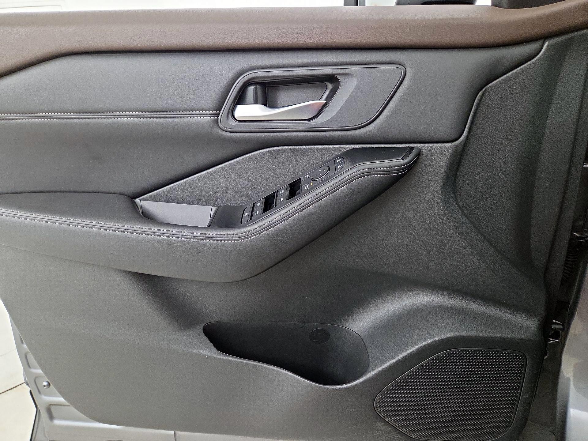 Thumbnail: 2022 Nissan Rogue - 12