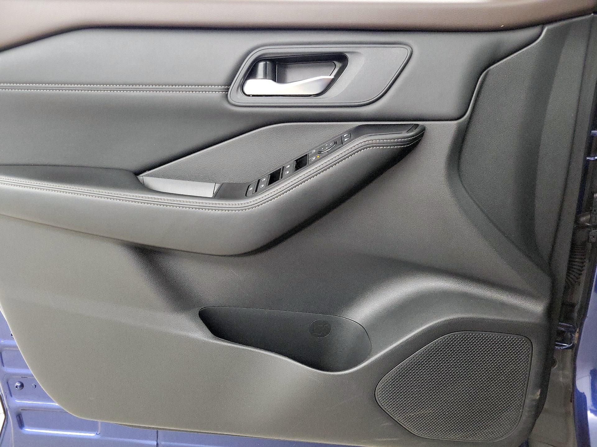 Thumbnail: 2023 Nissan Rogue - 12