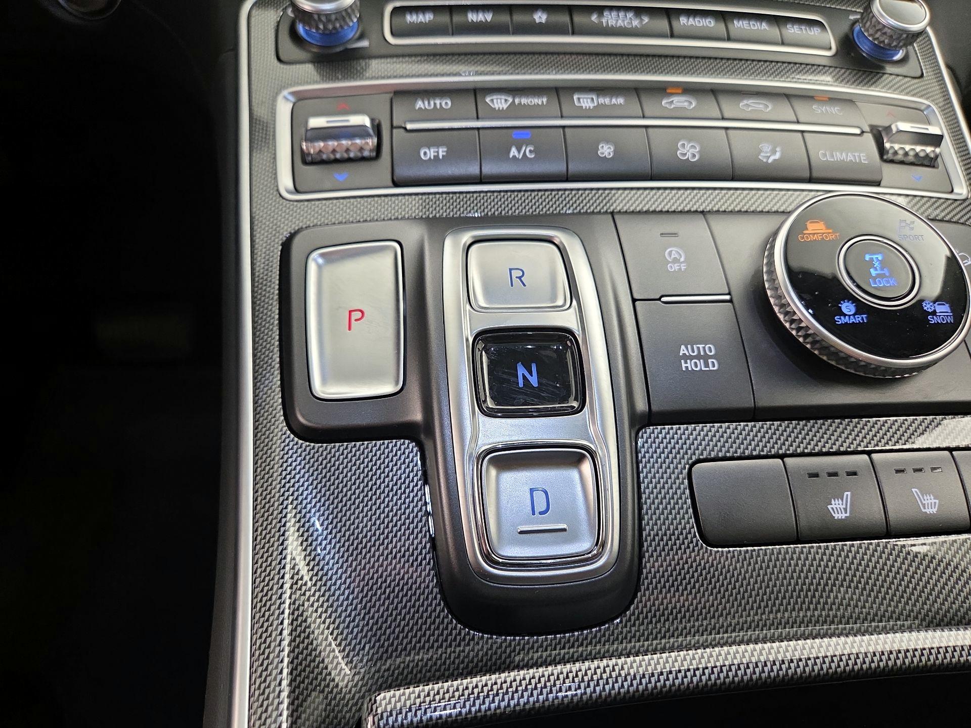 Thumbnail: 2023 Hyundai Santa Fe - 18