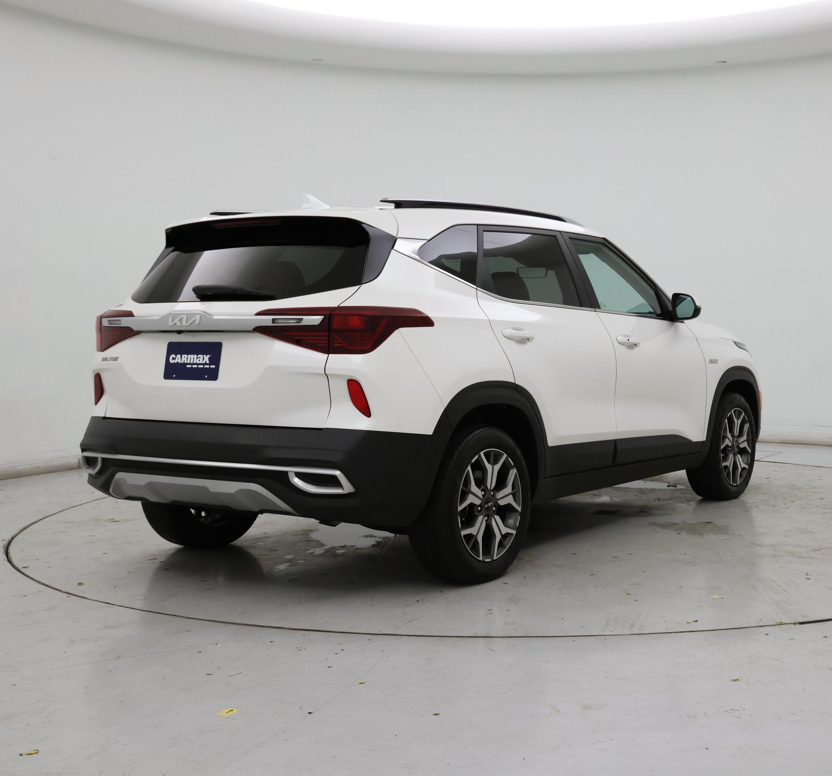 Thumbnail: 2023 Kia Seltos - 8