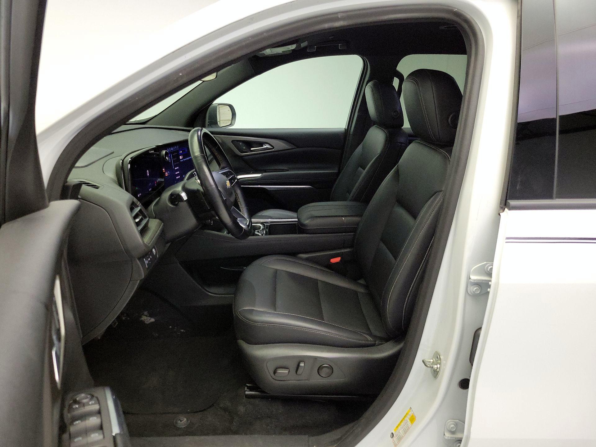 Thumbnail: 2025 Chevrolet Traverse - 11