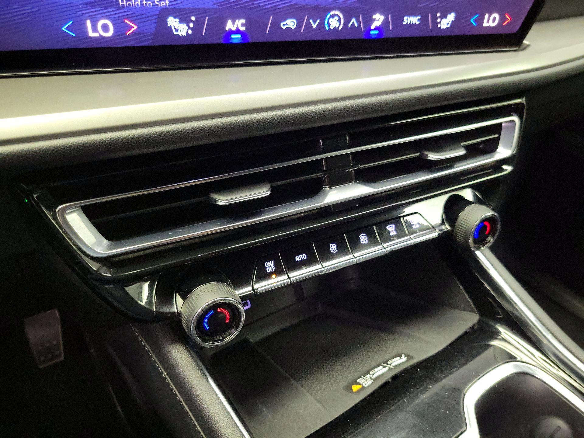 Thumbnail: 2025 Chevrolet Traverse - 17