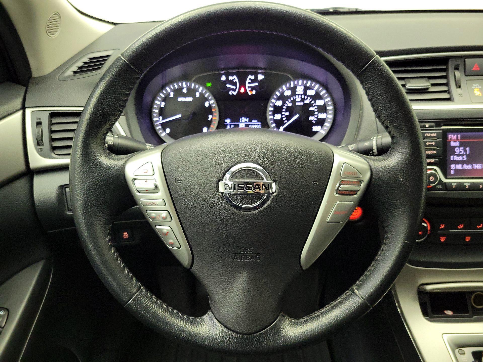 Thumbnail: 2015 Nissan Sentra - 10