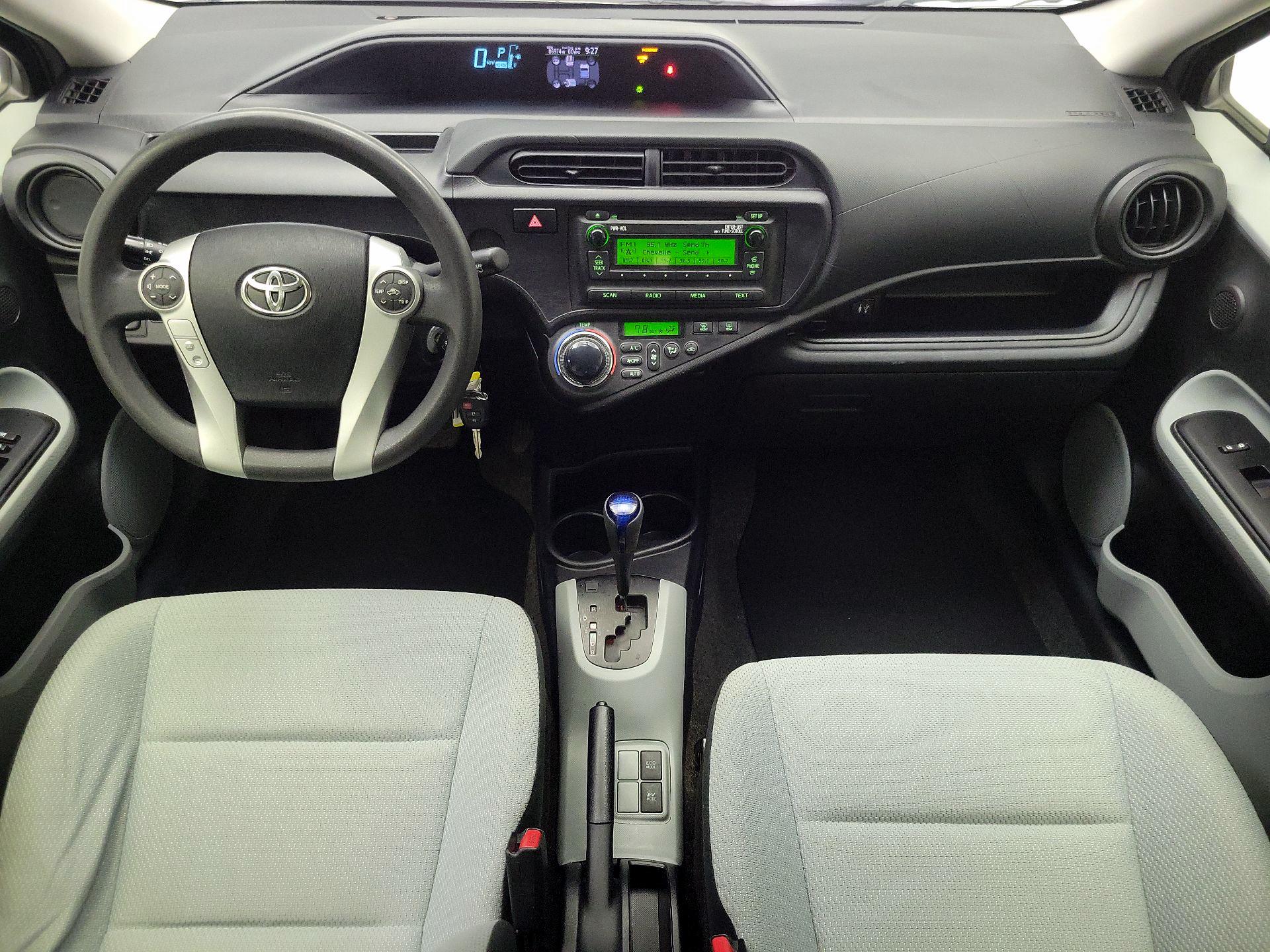Thumbnail: 2014 Toyota Prius c - 9