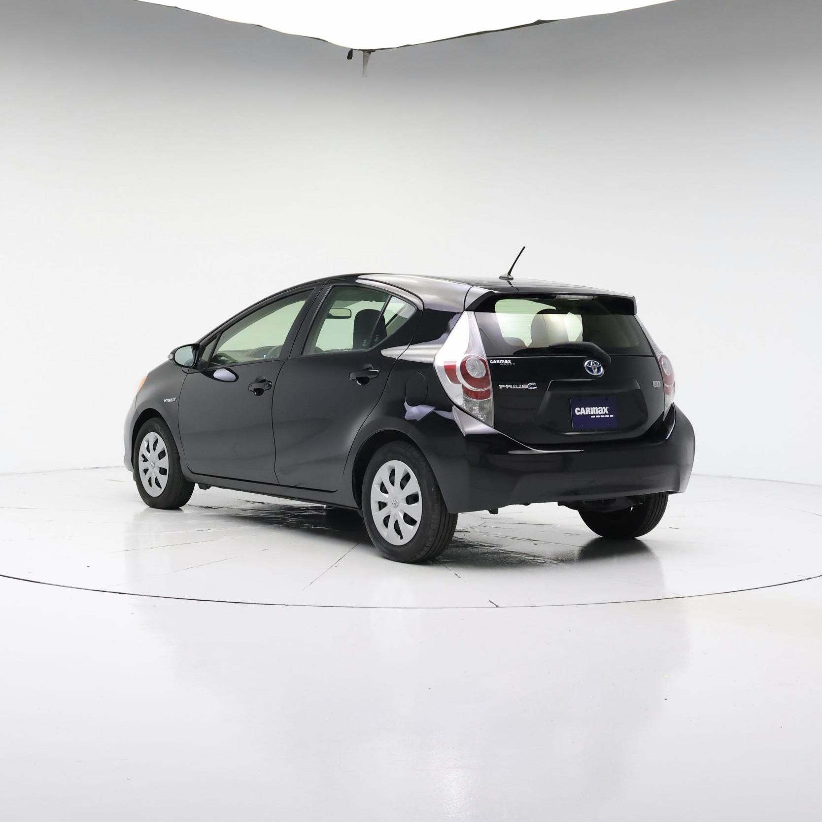 Thumbnail: 2014 Toyota Prius c - 2