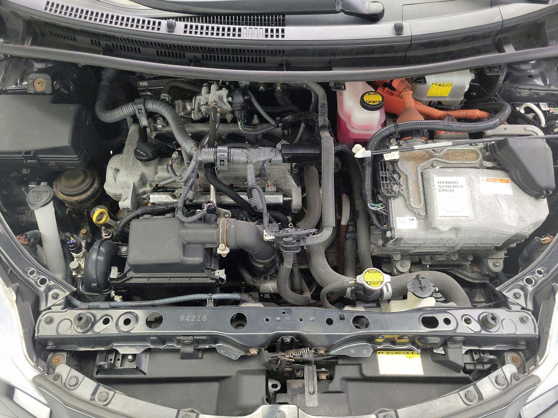 Thumbnail: 2014 Toyota Prius c - 20