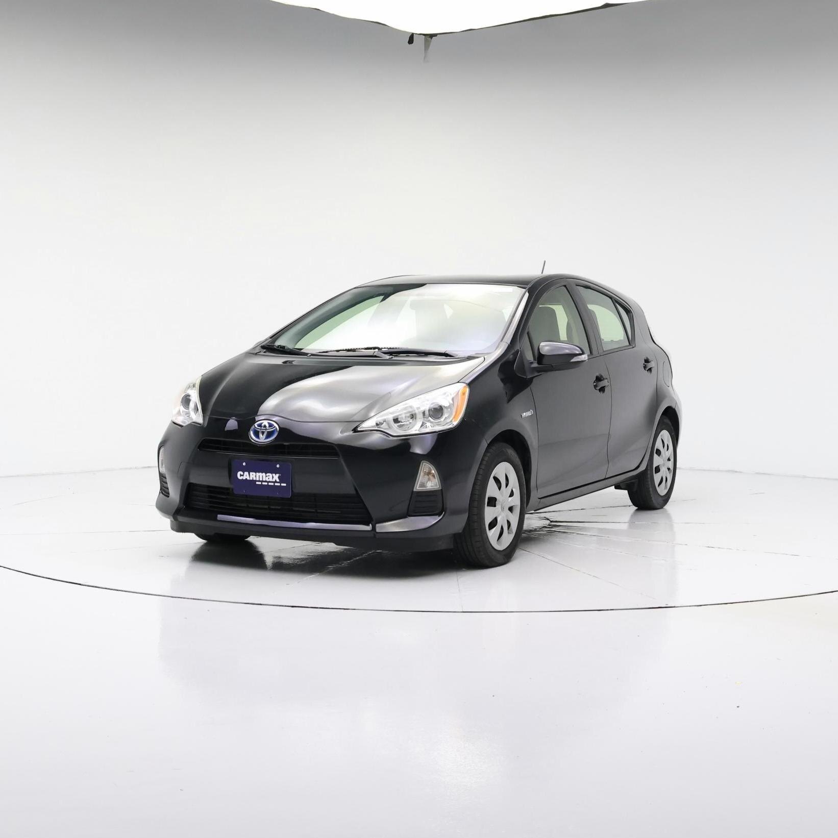 Thumbnail: 2014 Toyota Prius c - 4