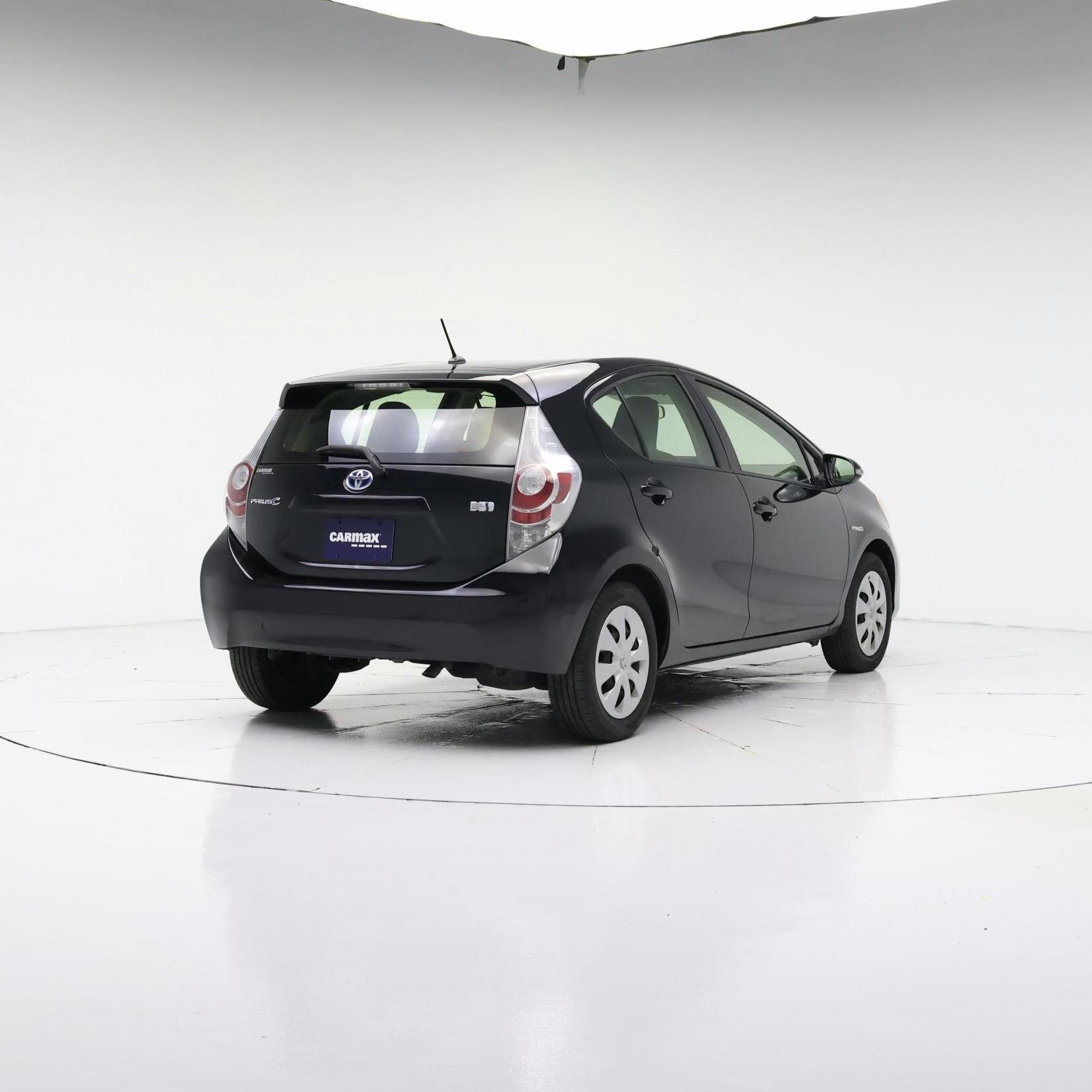 Thumbnail: 2014 Toyota Prius c - 8
