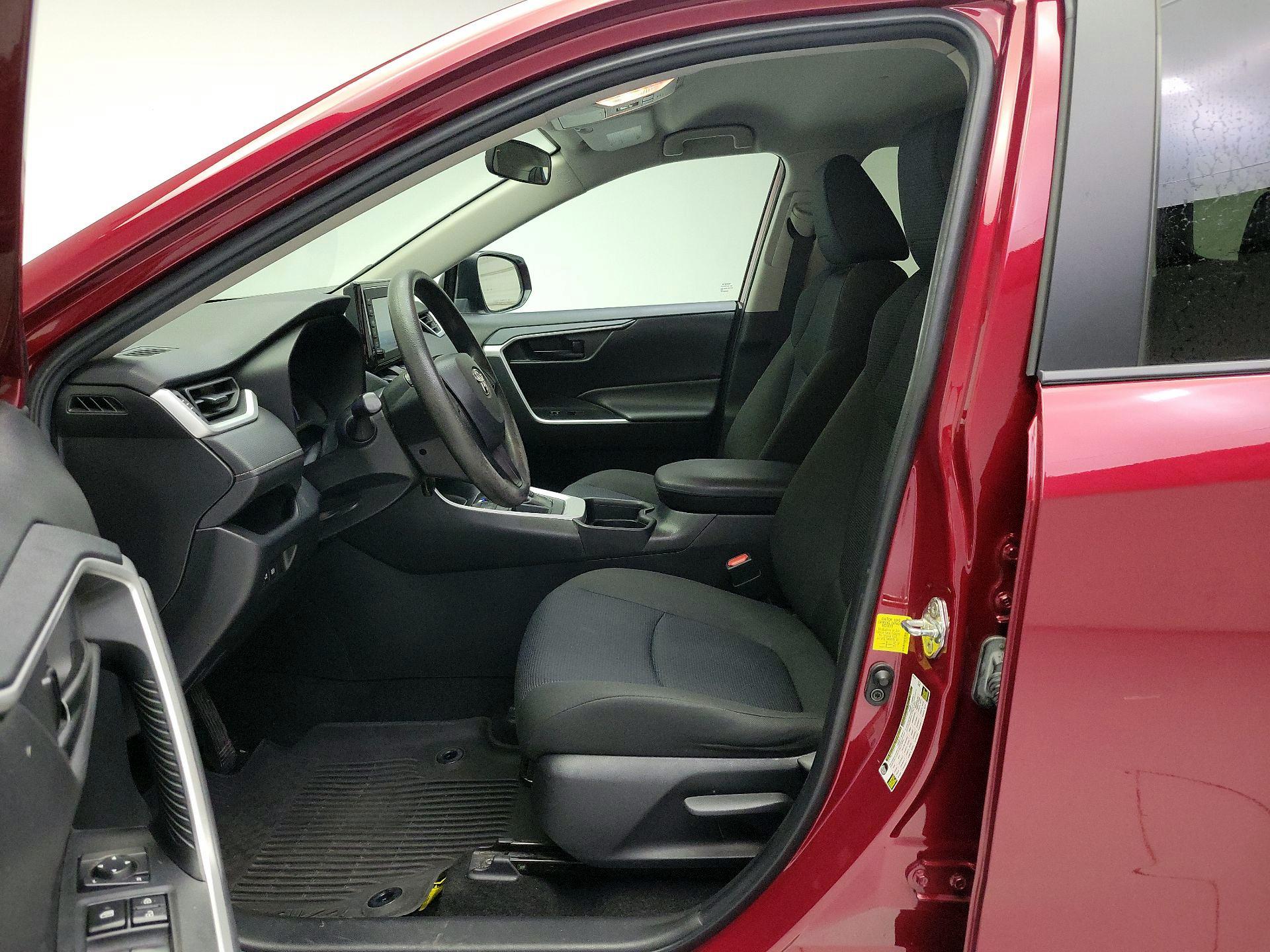 Thumbnail: 2021 Toyota RAV4 - 11