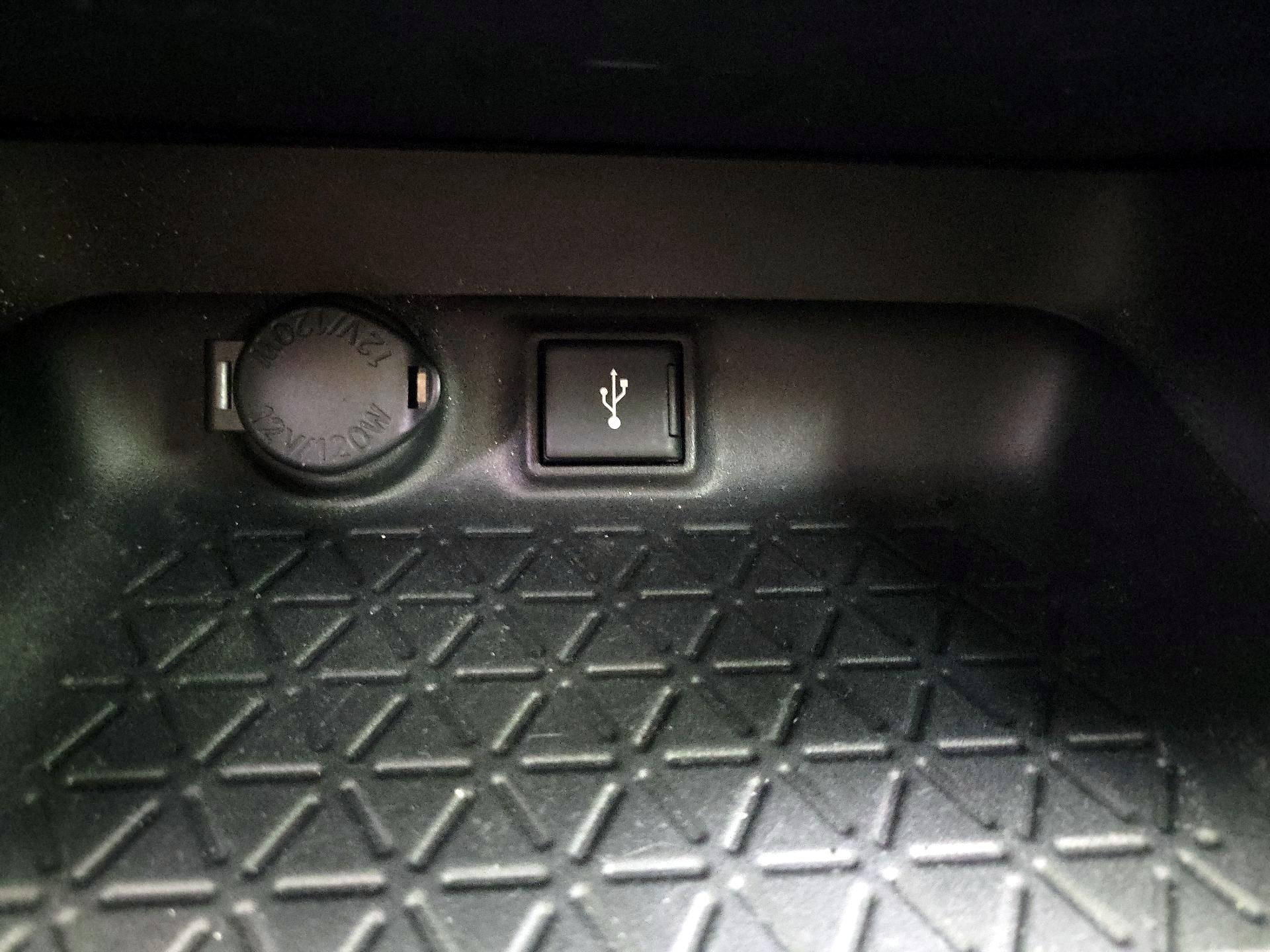 Thumbnail: 2021 Toyota RAV4 - 18