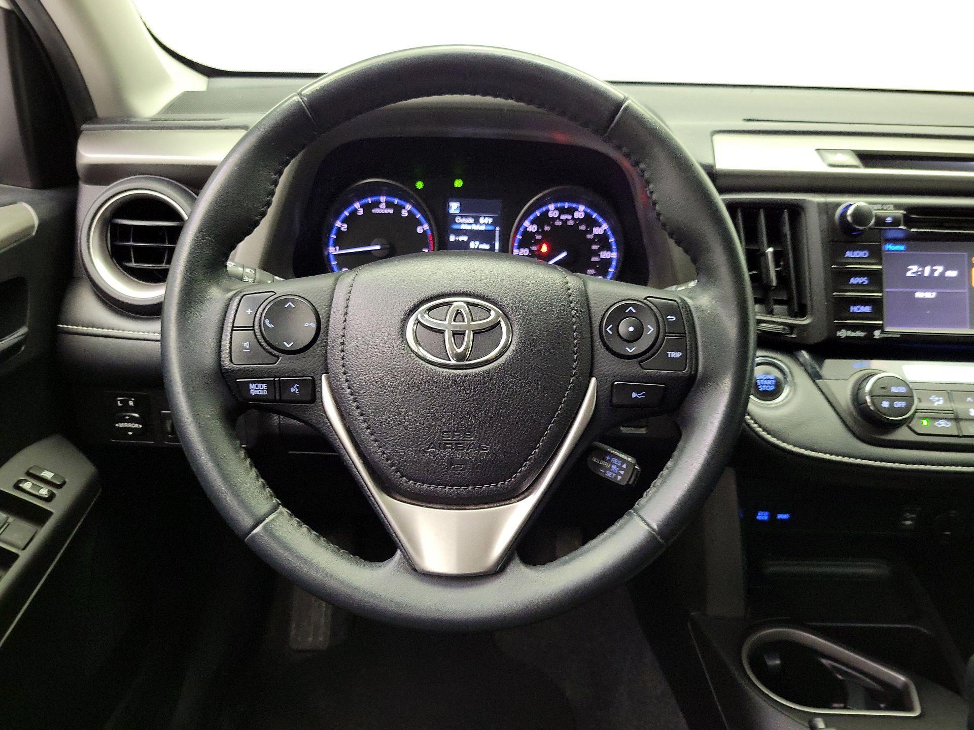 Thumbnail: 2017 Toyota RAV4 - 10