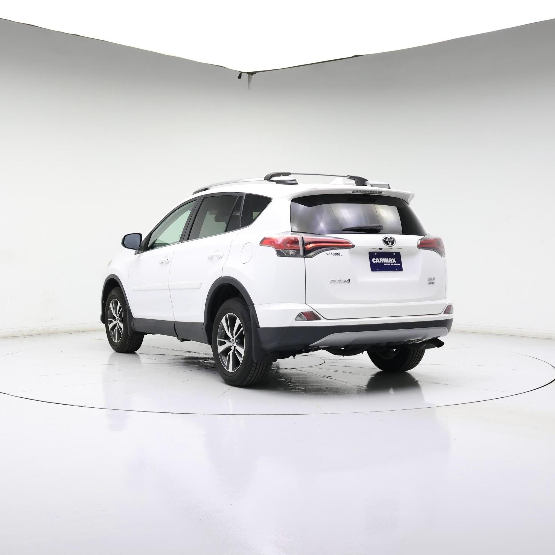Thumbnail: 2017 Toyota RAV4 - 2